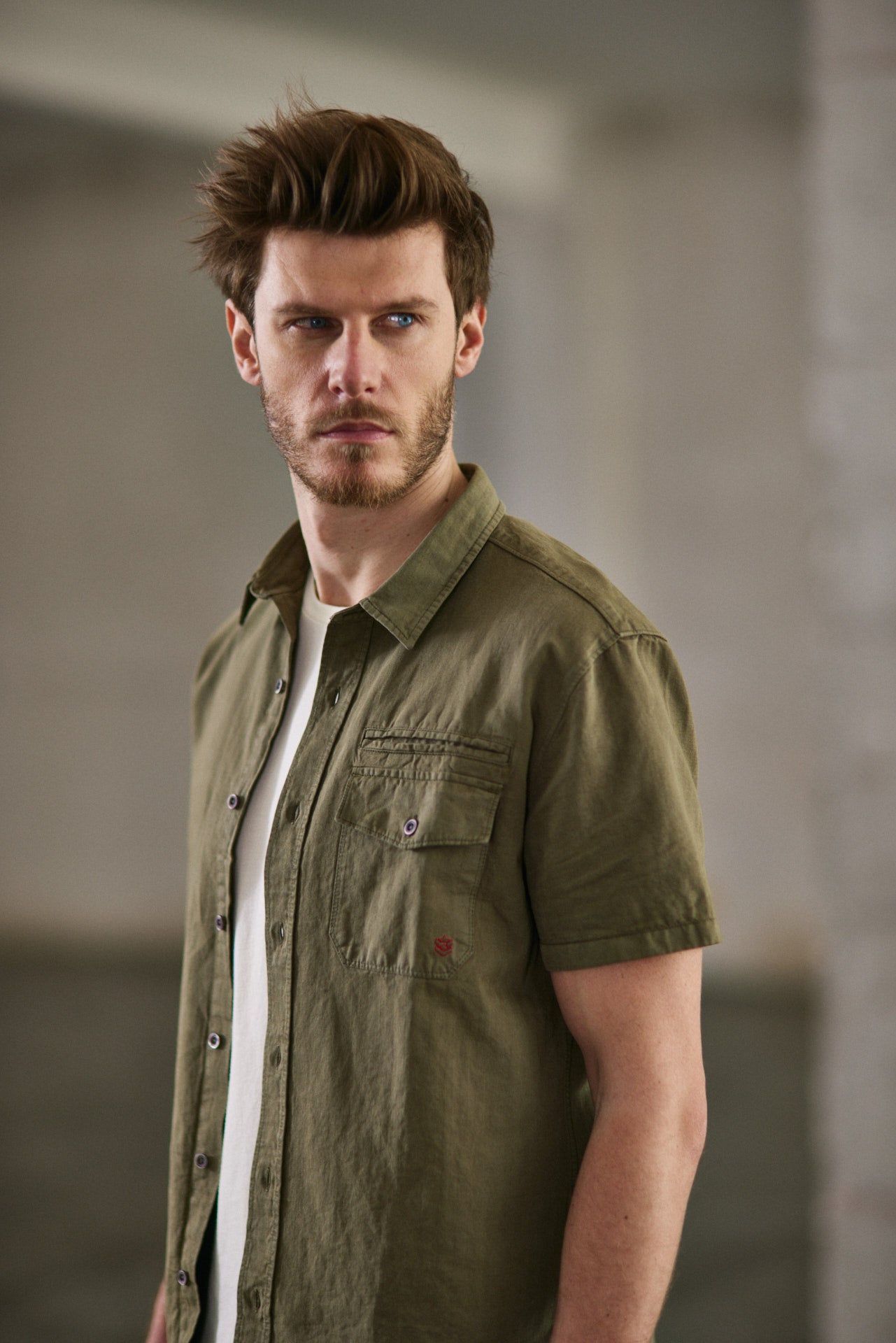Chemise manches courtes Homme Joshua Washed Linen dusty olive | Freeman T. Porter