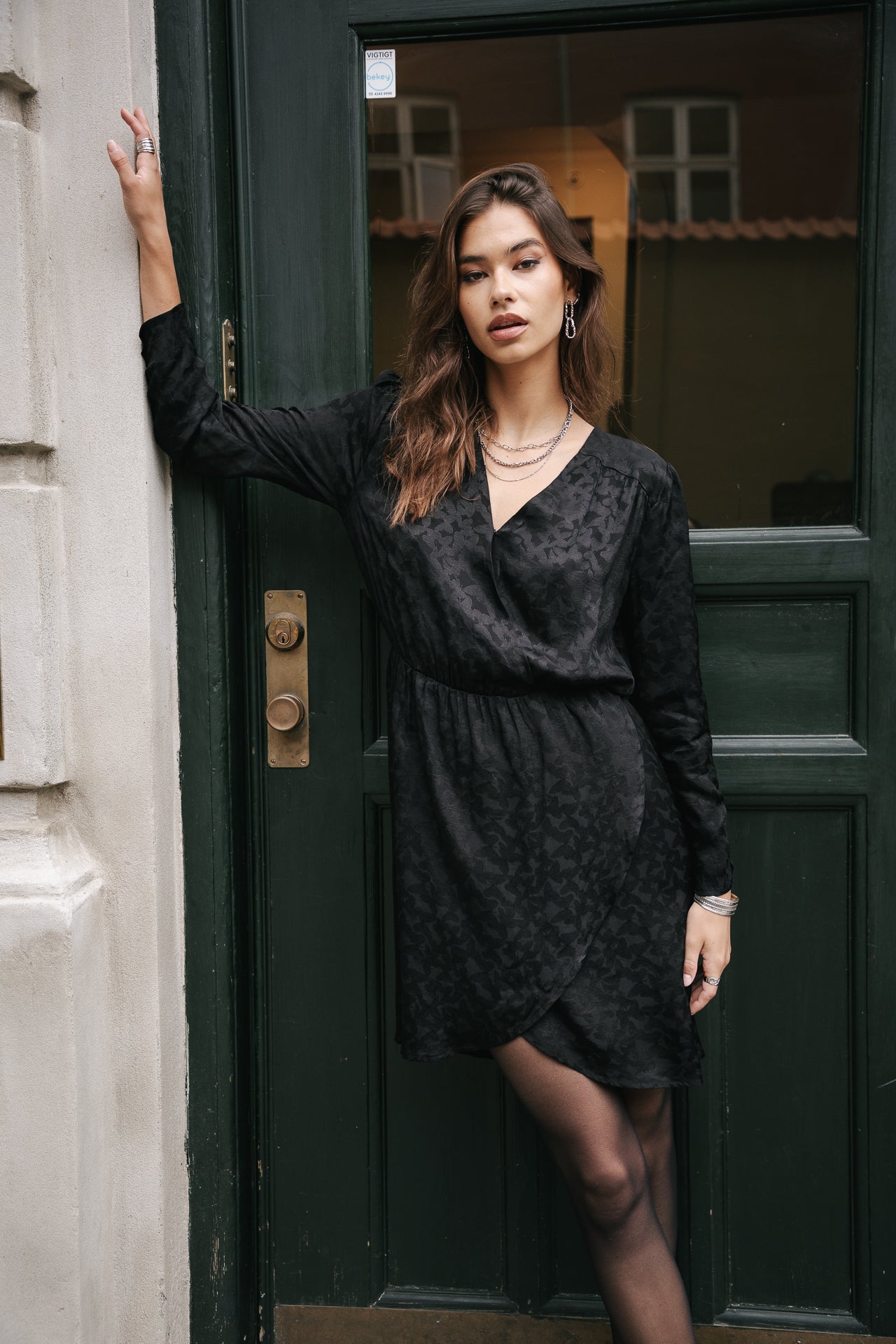 Robe porte-feuille Frau Zita Jacquard black | Freeman T. Porter