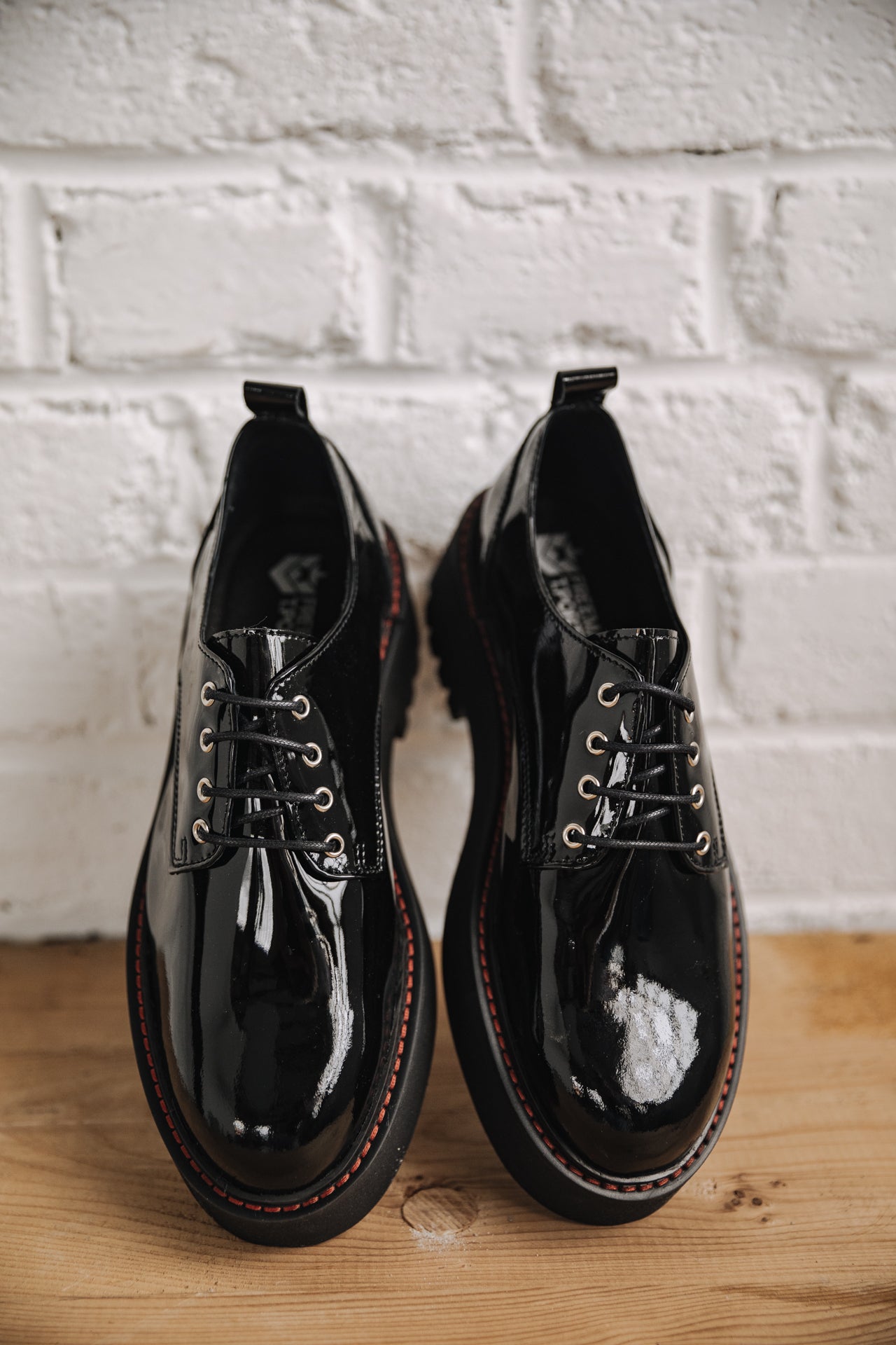 Low Shoes Femme Neve Varnish black | Freeman T. Porter