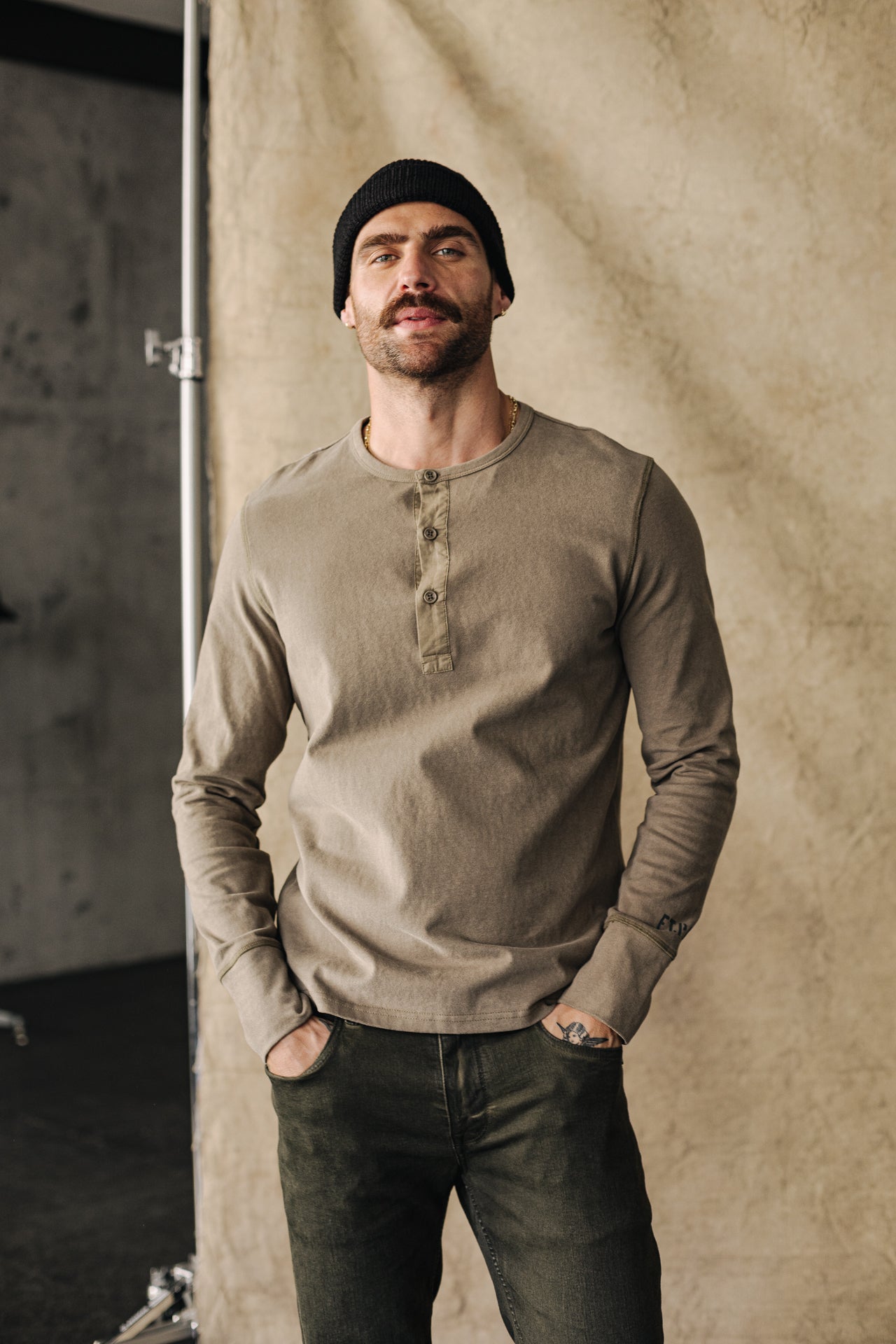 T-Shirt manches longues Hombres Warren Hambourg dusky green | Freeman T. Porter