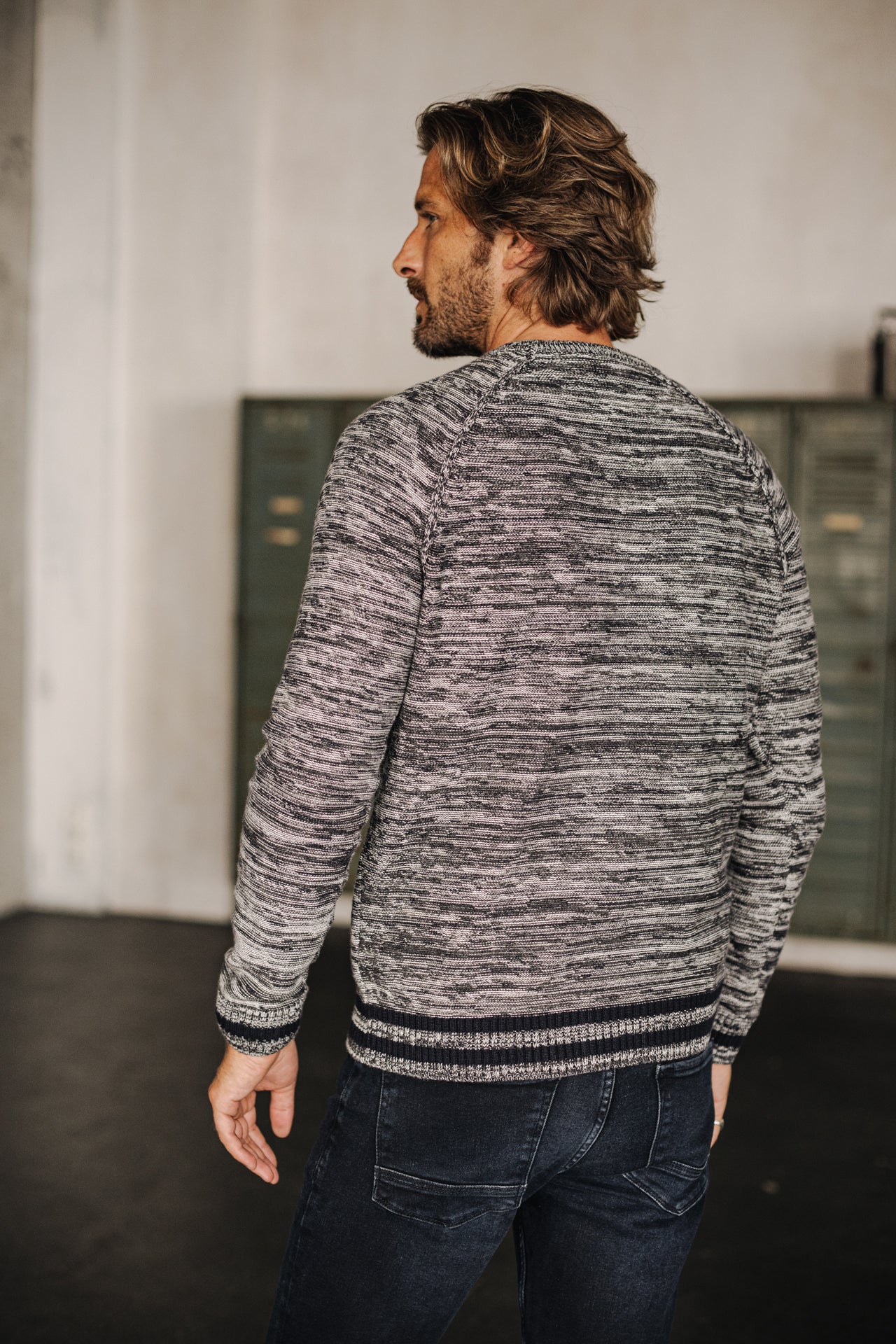 Pull col rond Mann Rescue Visby total eclipse | Freeman T. Porter