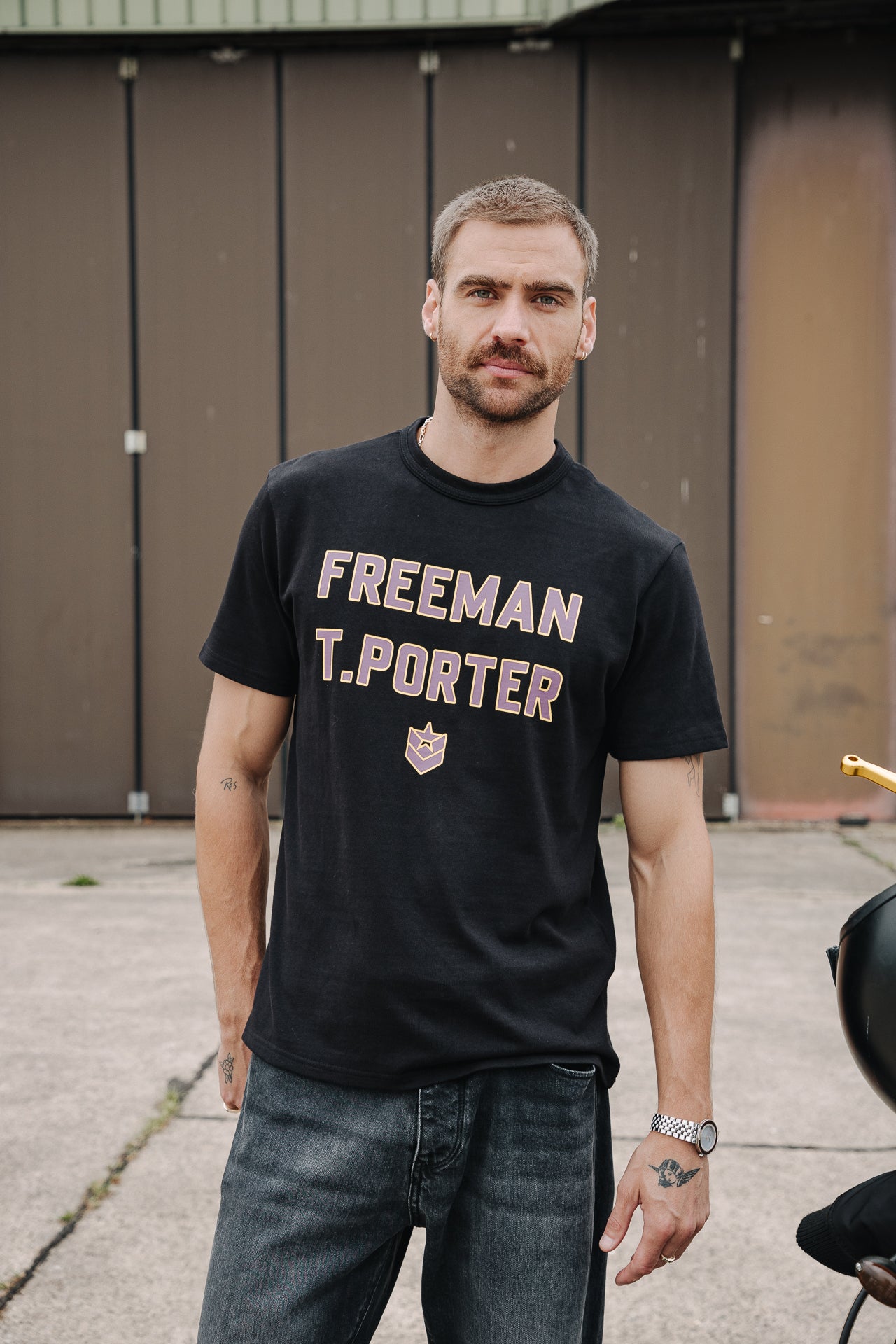 T-shirt Homme Chuck Neon black | Freeman T. Porter