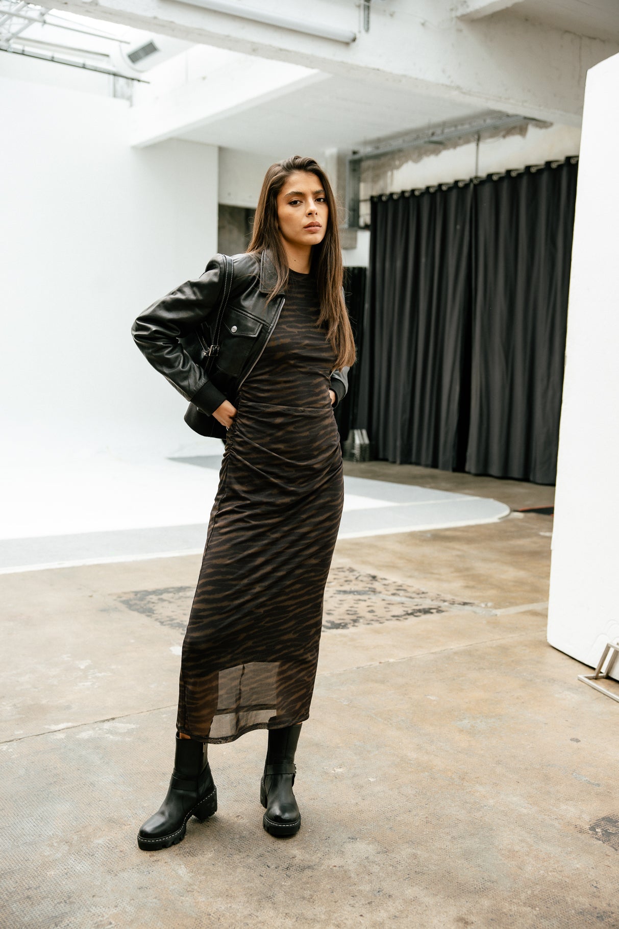 Robe avec jeux de transparence Femme Rasmina Blurry Zebra cappuccino | Freeman T. Porter