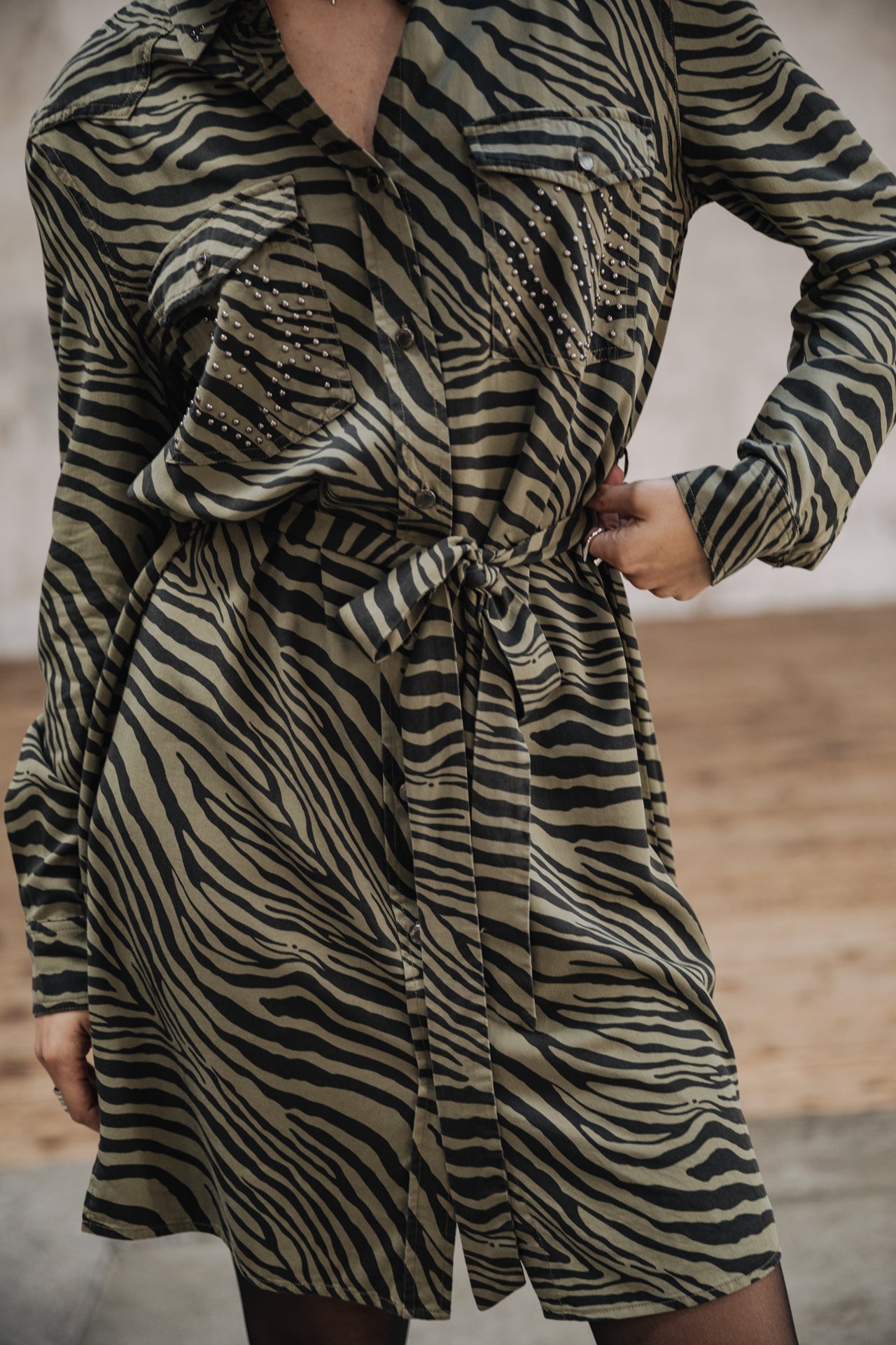 Robe chemise Frau Ravissa Svanna dusty olive | Freeman T. Porter