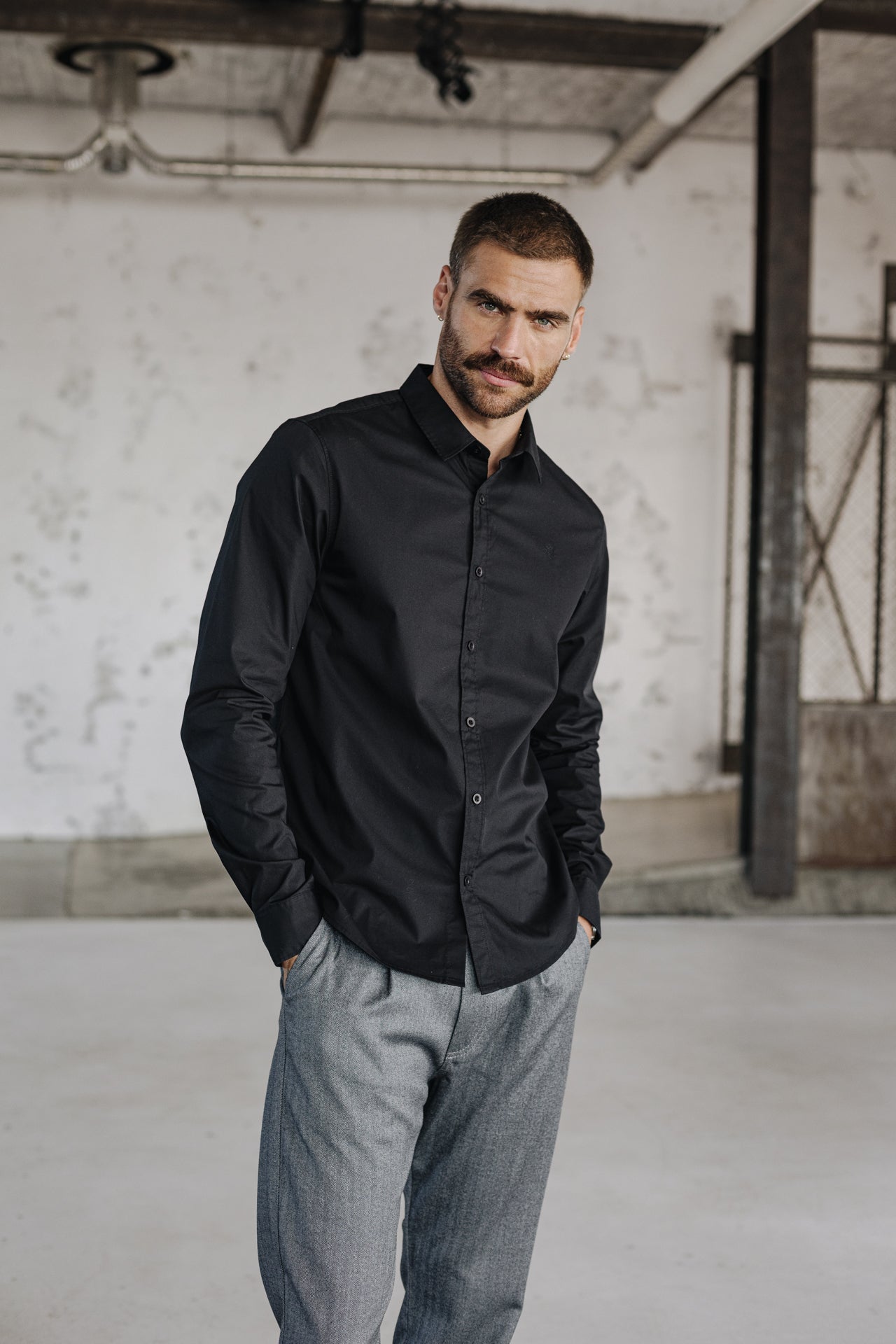 Chemise manches longues Men Yoris Poplin Stretch black | Freeman T. Porter