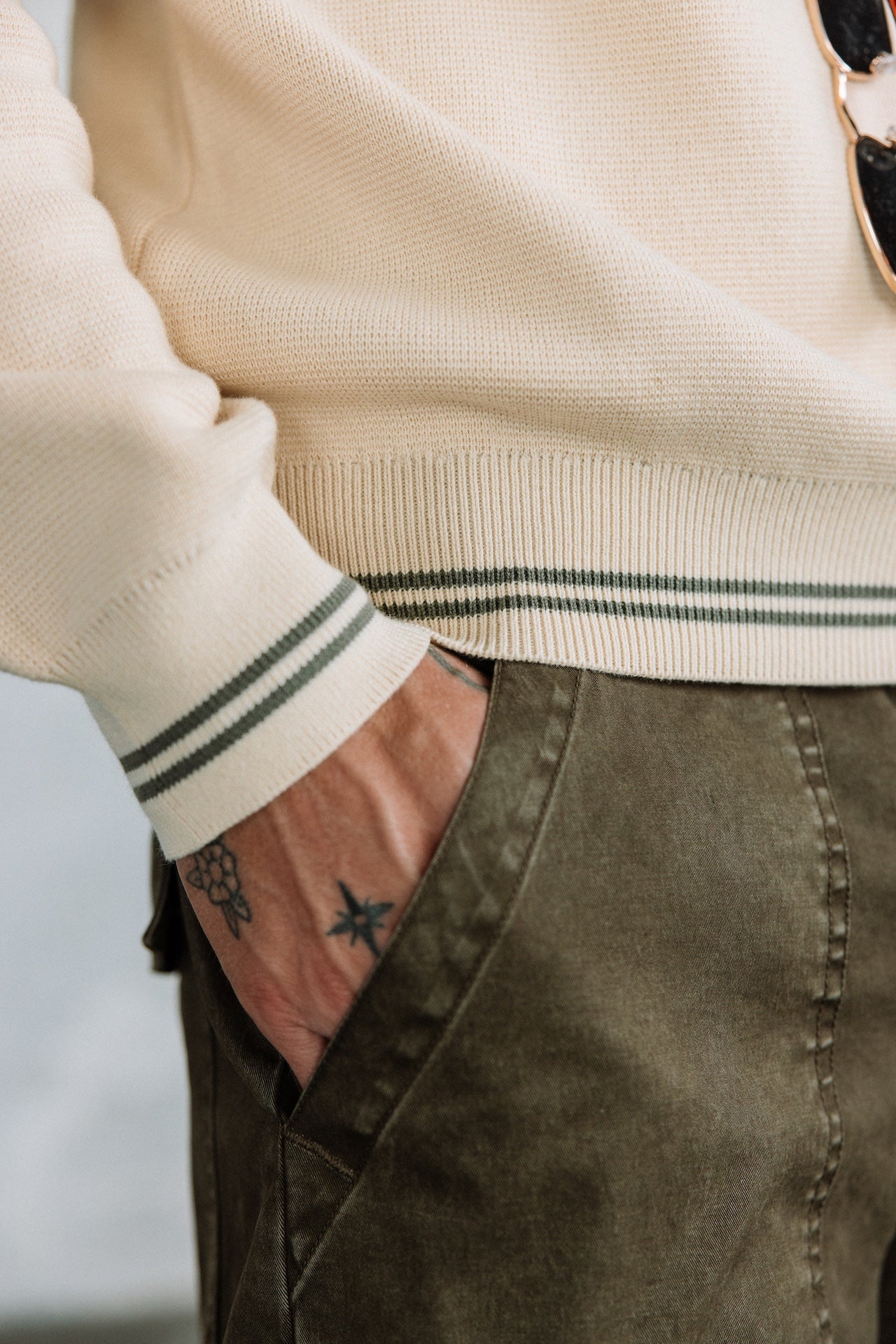 Sweat à col montant Hombres Baton Varsity wood ash | Freeman T. Porter