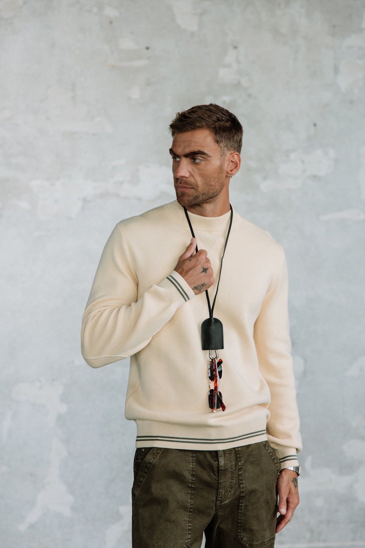 Sweat à col montant Hombres Baton Varsity wood ash | Freeman T. Porter