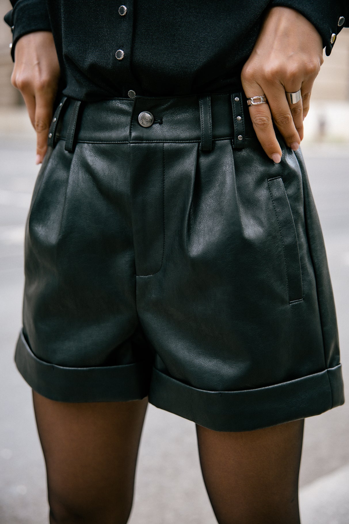 Short court effet cuir Femme Shawl Biker black | Freeman T. Porter