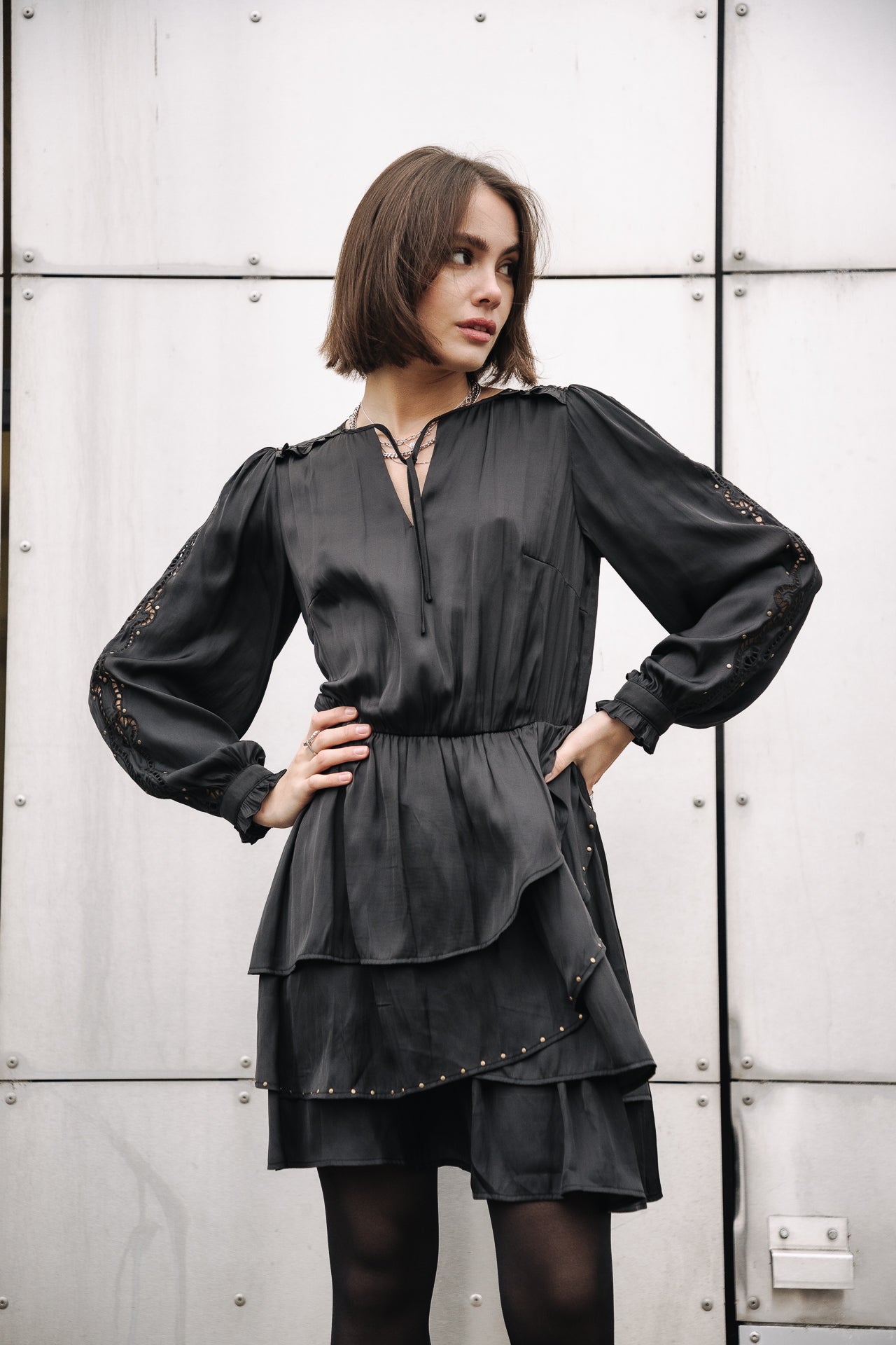 Robe satinée avec broderie et studs Femme Roenie Lace black | Freeman T. Porter