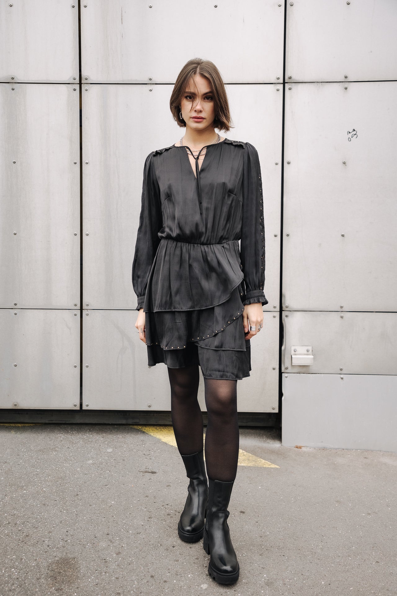 Robe satinée avec broderie et studs Femme Roenie Lace black | Freeman T. Porter