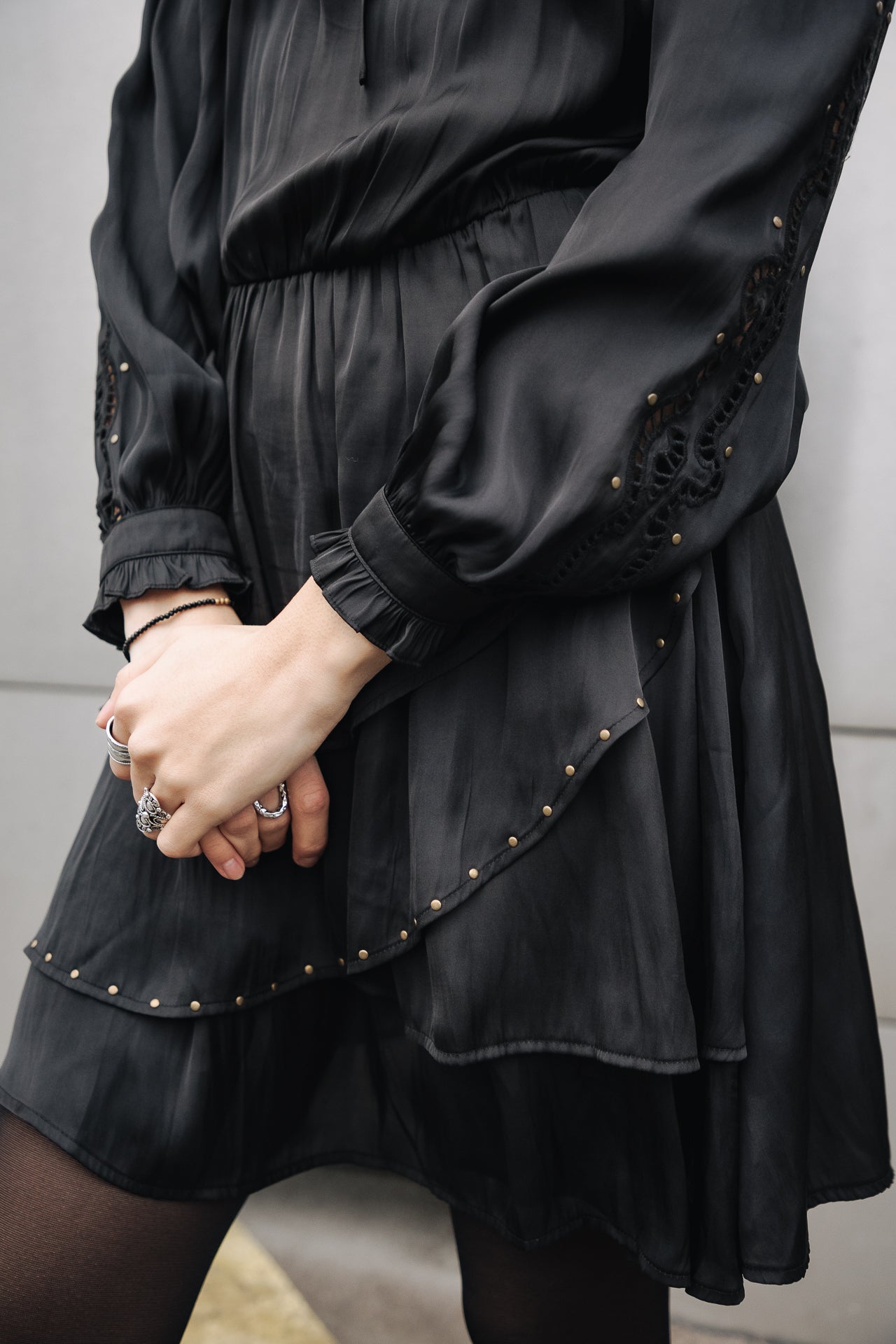 Robe satinée avec broderie et studs Femme Roenie Lace black | Freeman T. Porter