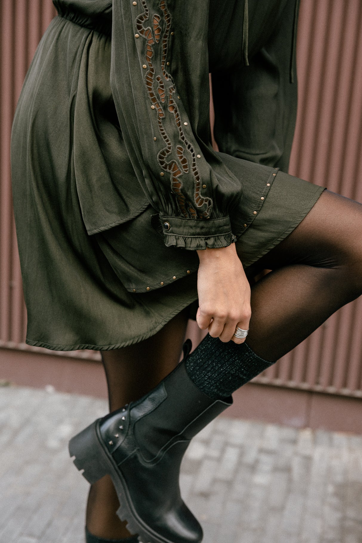 Robe satinée avec broderie et studs Femme Roenie Lace forest night | Freeman T. Porter