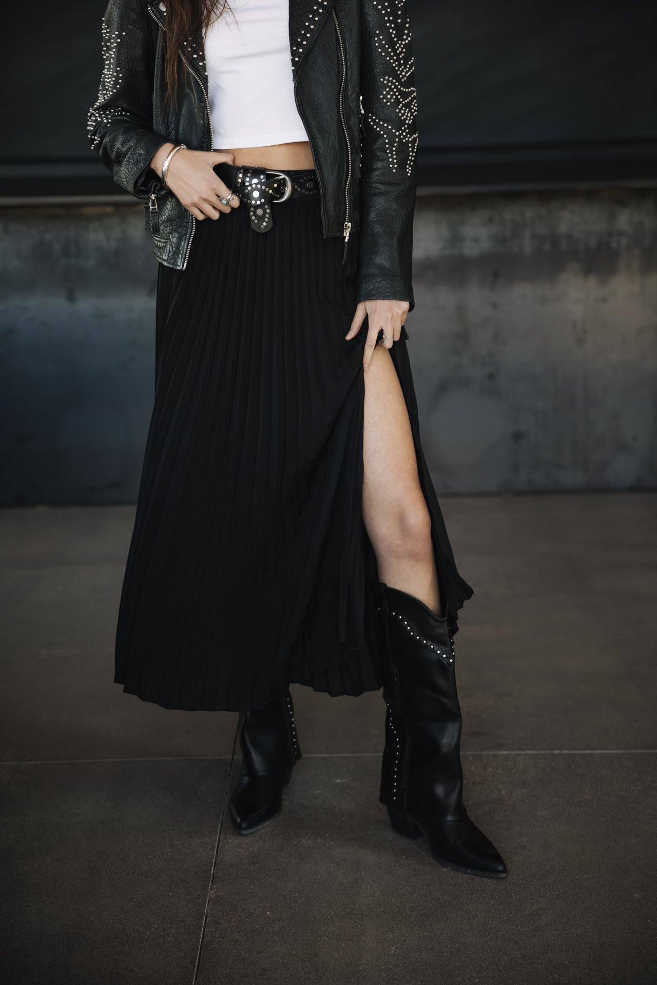 Split pleated skirt Woman Junie Silken black | Freeman T. Porter