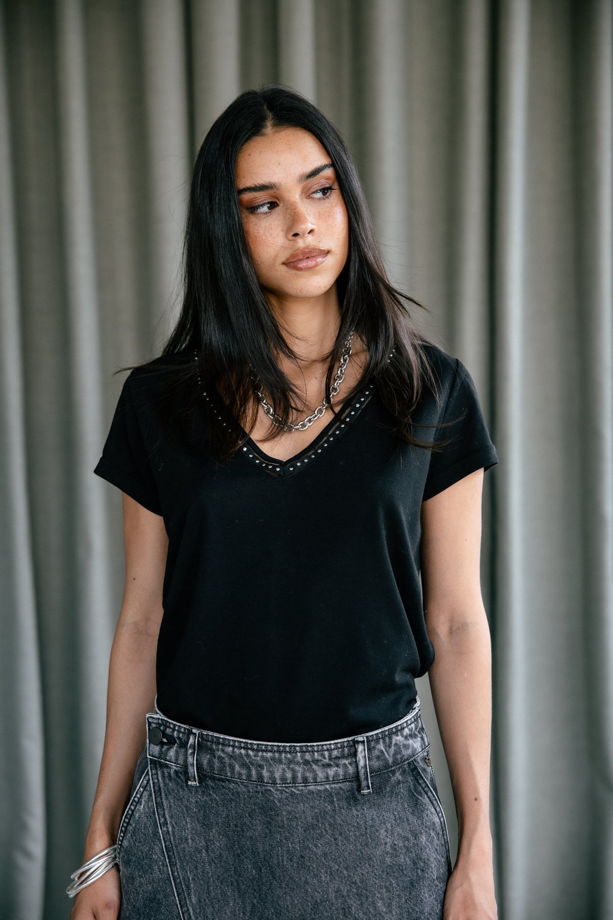 V-neck T-shirt Woman Taile Studs black | Freeman T. Porter
