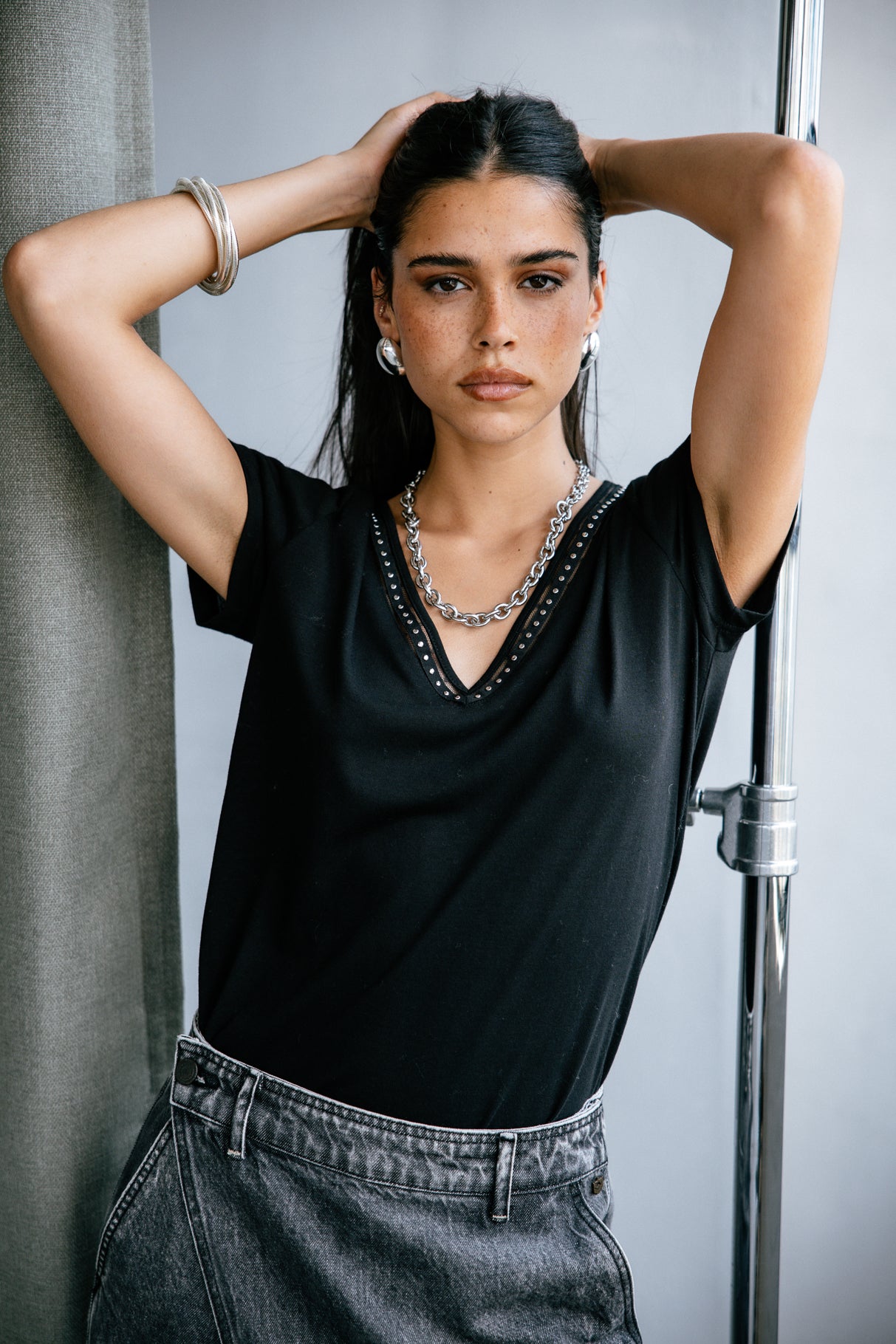 V-neck T-shirt Woman Taile Studs black | Freeman T. Porter