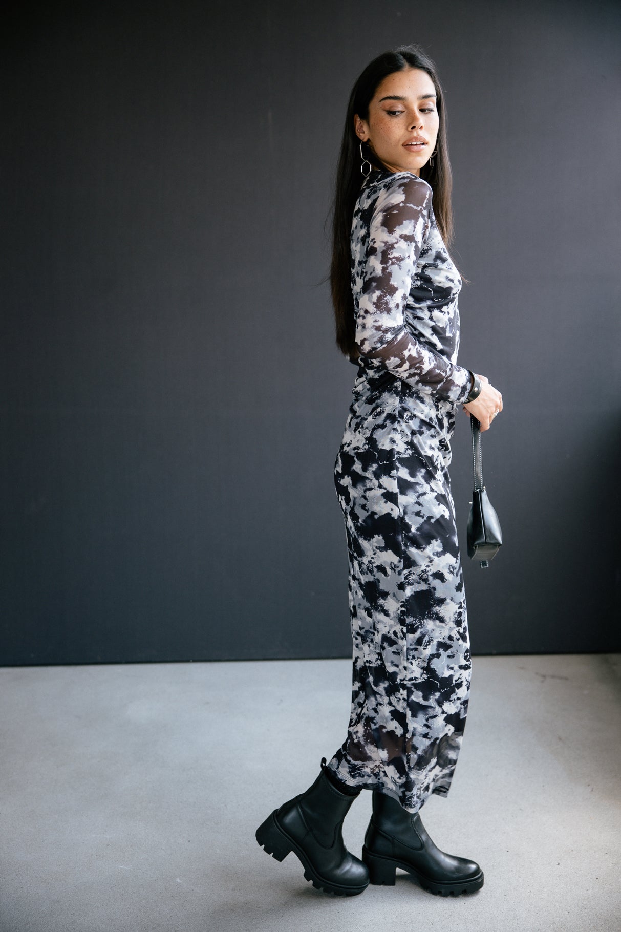 Robe avec jeux de transparence Frau Rasmina Abstract original | Freeman T. Porter