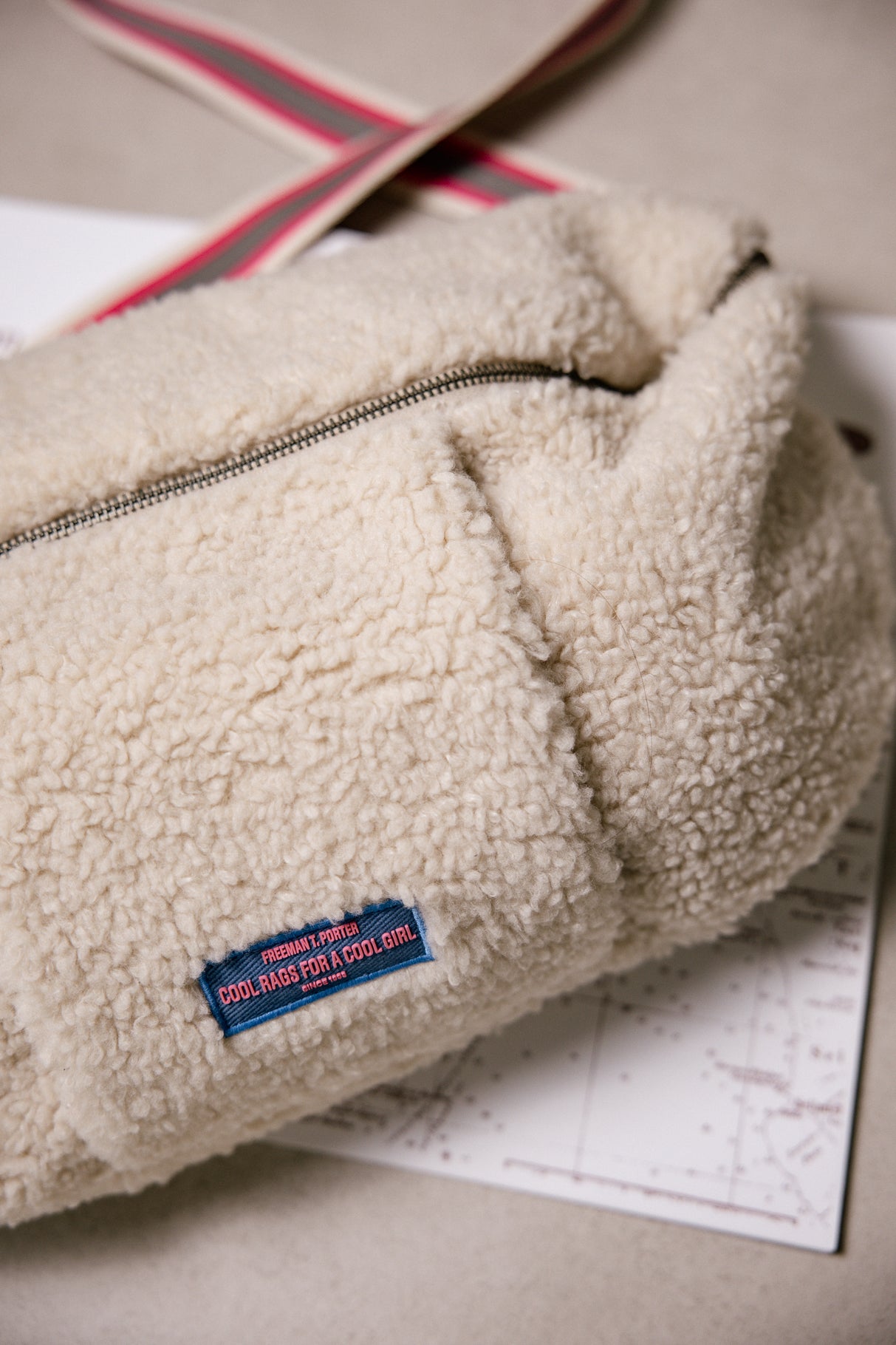 Sac banane Femme Bea Sherpa XL ecru | Freeman T. Porter