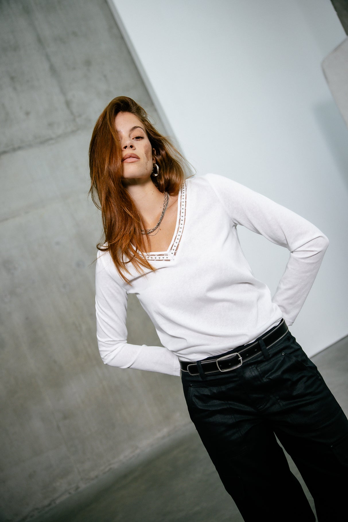 T-shirt avec rivets Frau Torina Studs white | Freeman T. Porter