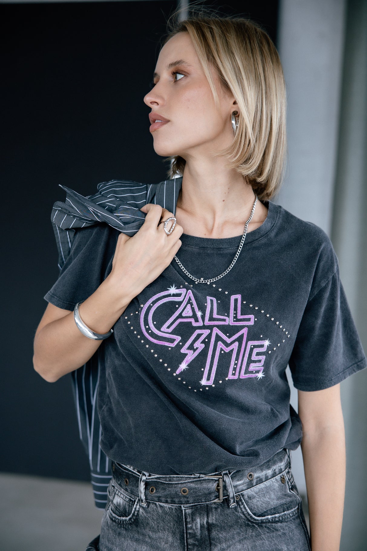 T-shirt imprimé à clous Mujer Suria Call Me carbone | Freeman T. Porter