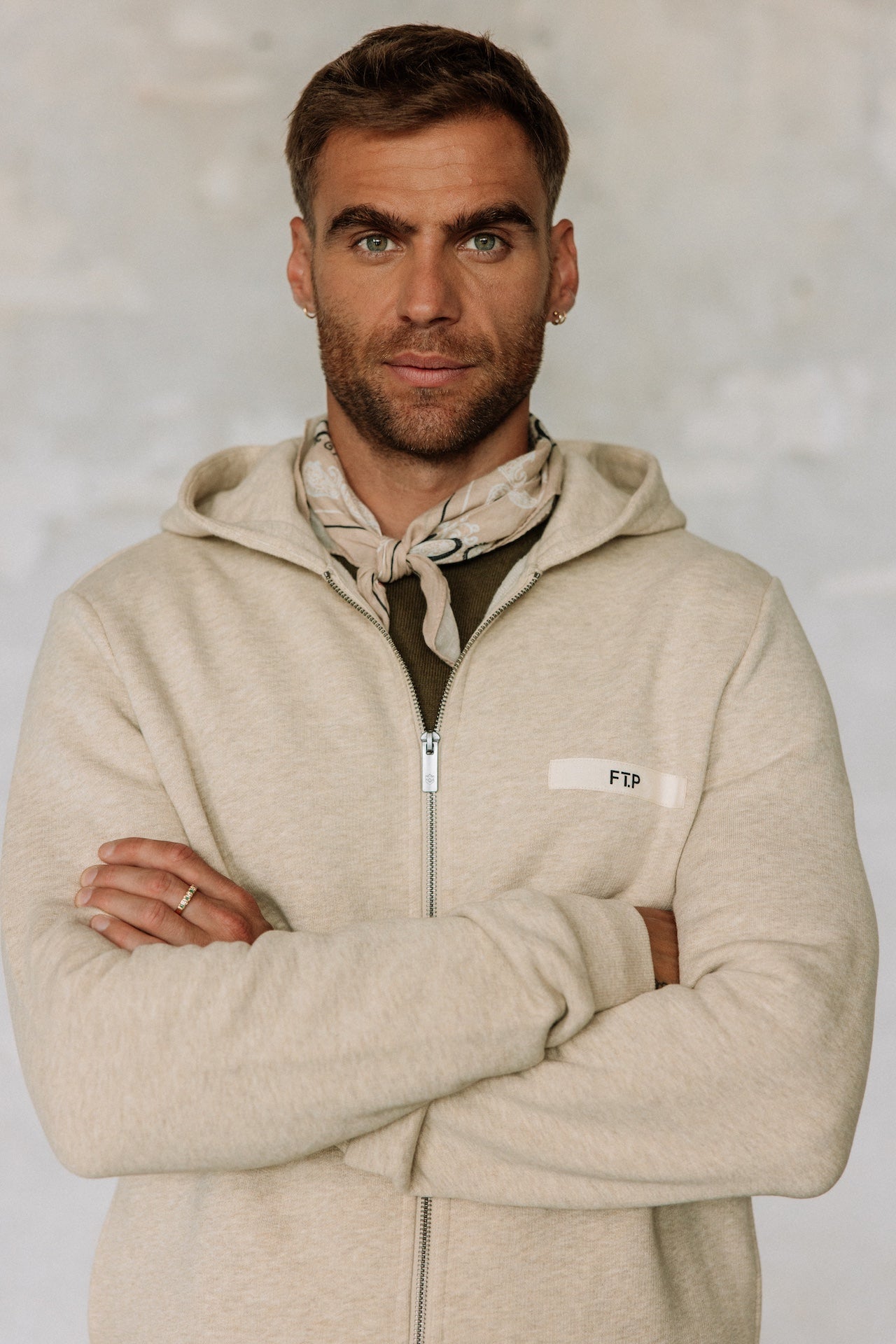 Sweat à capuche Hombres Aspen Yutong beige | Freeman T. Porter