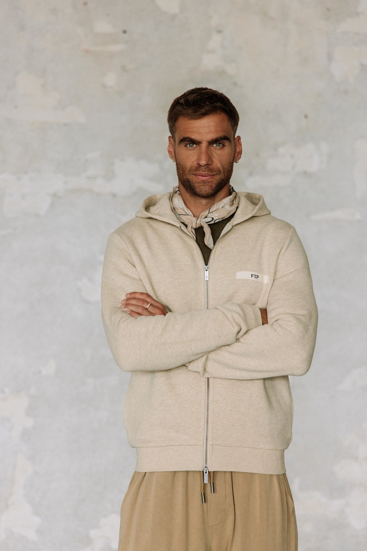 Sweat à capuche Hombres Aspen Yutong beige | Freeman T. Porter