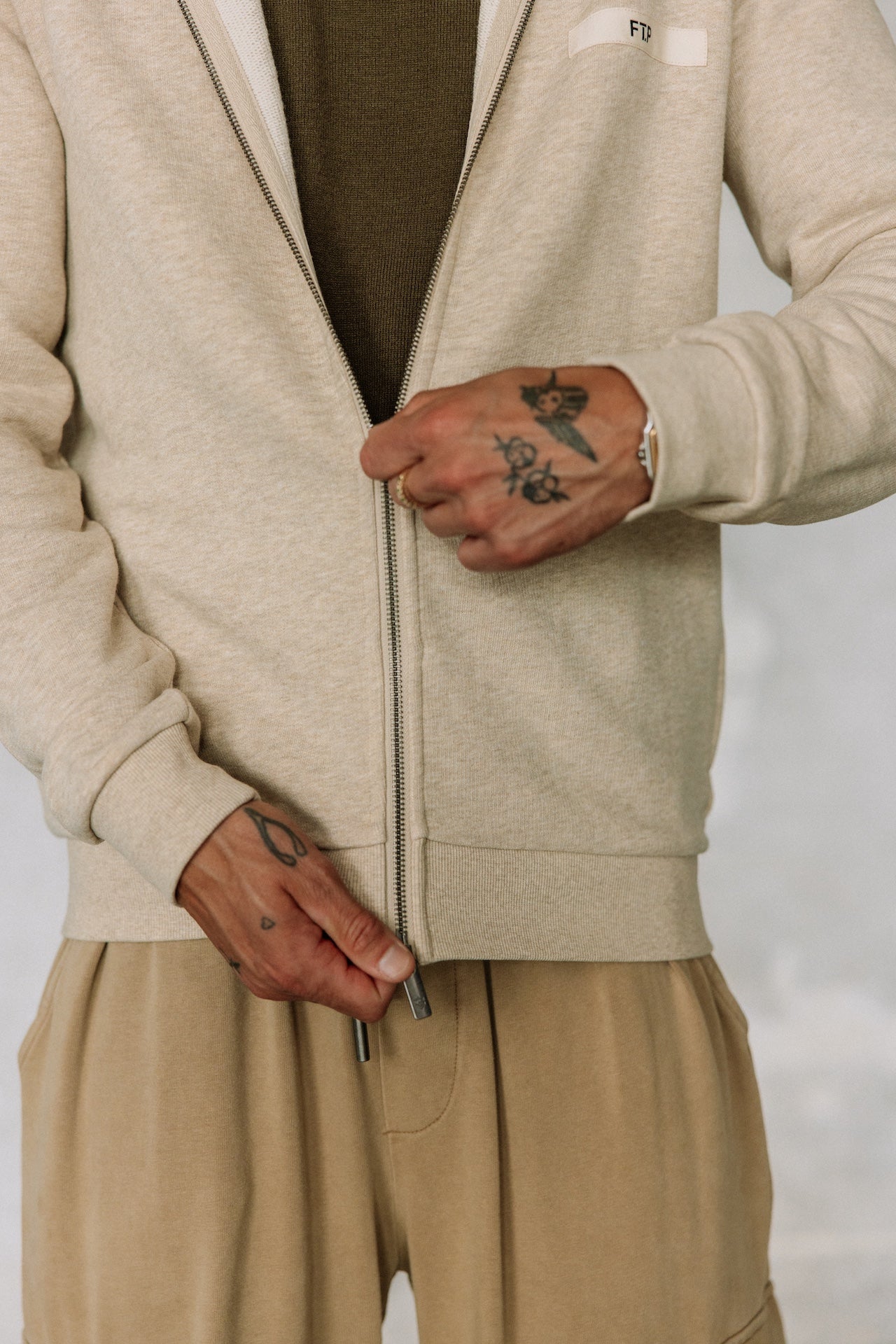 Sweat à capuche Hombres Aspen Yutong beige | Freeman T. Porter