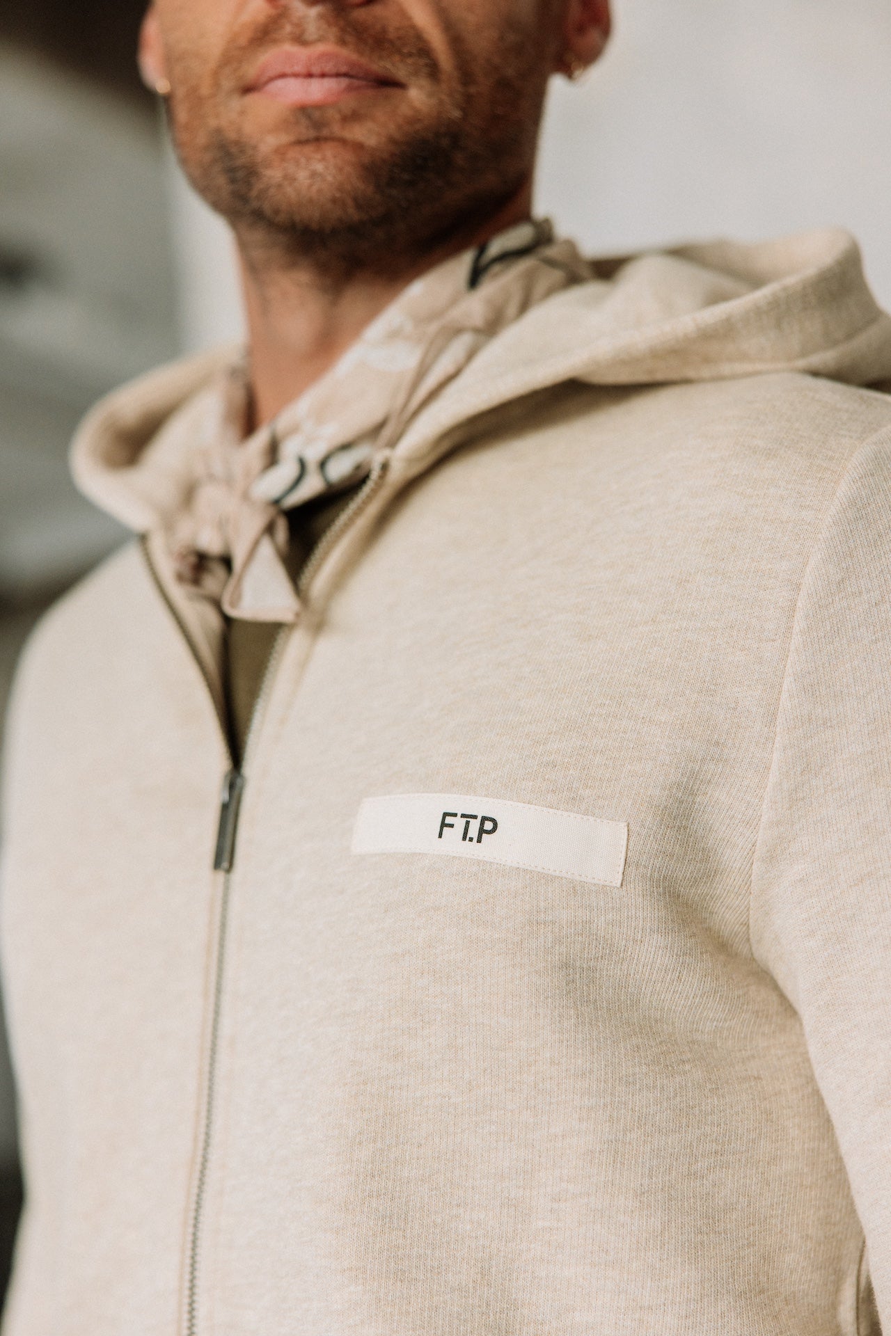Sweat à capuche Hombres Aspen Yutong beige | Freeman T. Porter