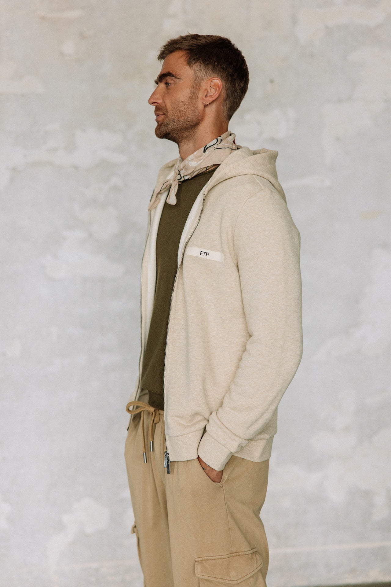 Sweat à capuche Hombres Aspen Yutong beige | Freeman T. Porter