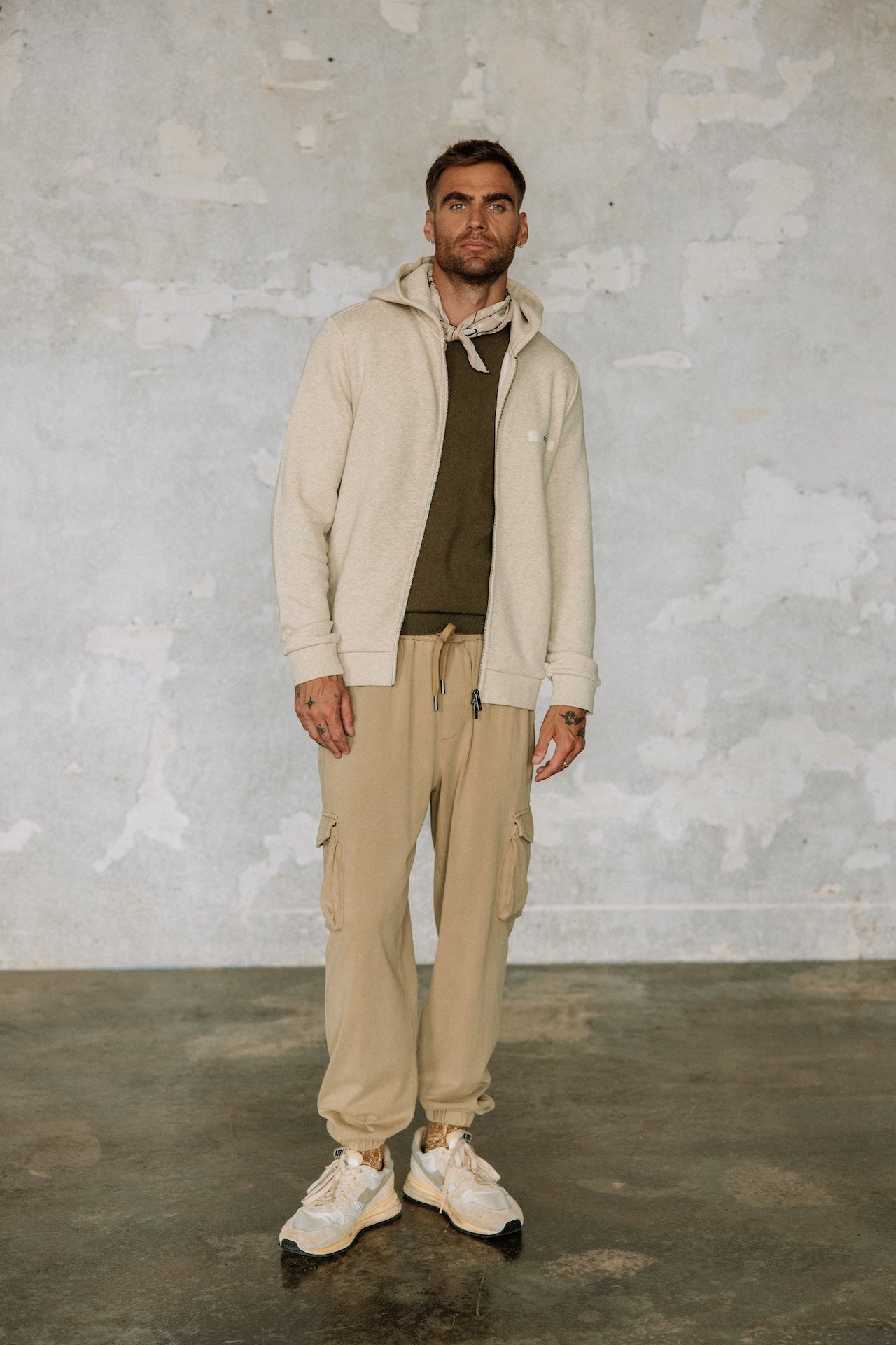 Sweat à capuche Hombres Aspen Yutong beige | Freeman T. Porter