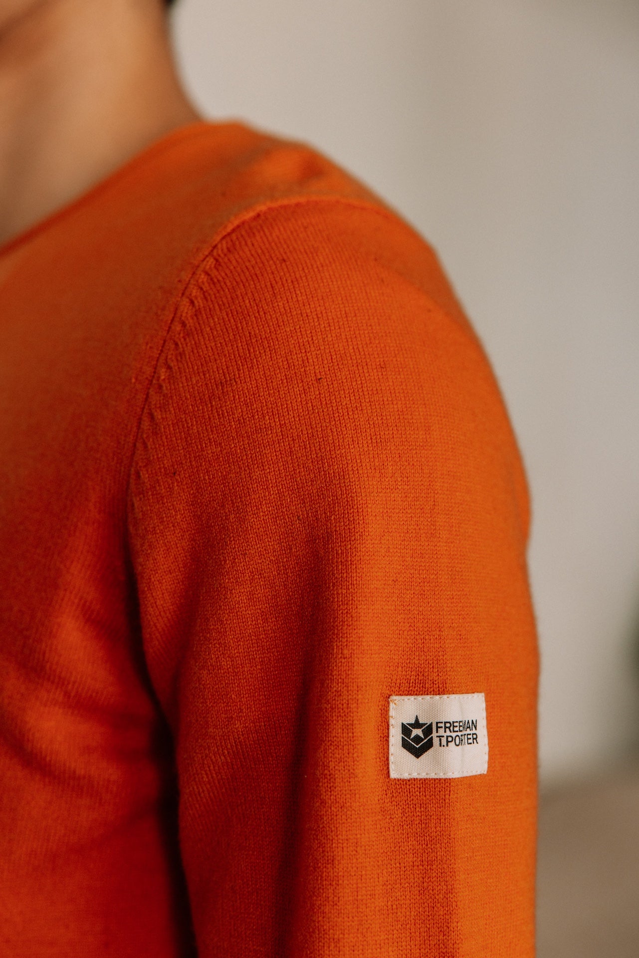 Pull col rond Hombres Sonny Macau burnt orange | Freeman T. Porter