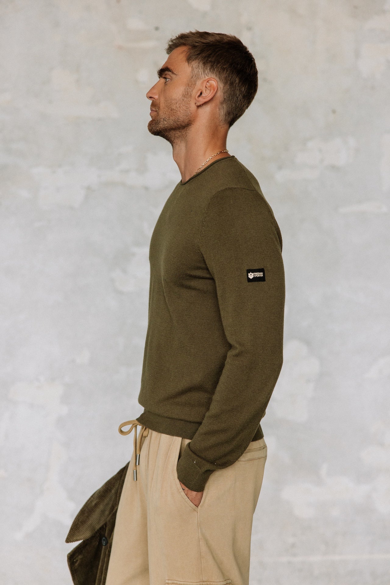 Pull col rond Hombres Sonny Macau olive night | Freeman T. Porter