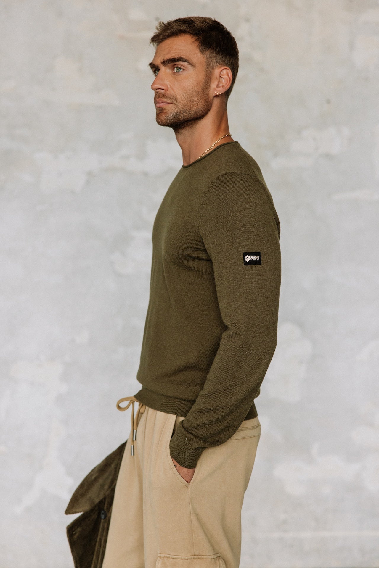 Pull col rond Hombres Sonny Macau olive night | Freeman T. Porter