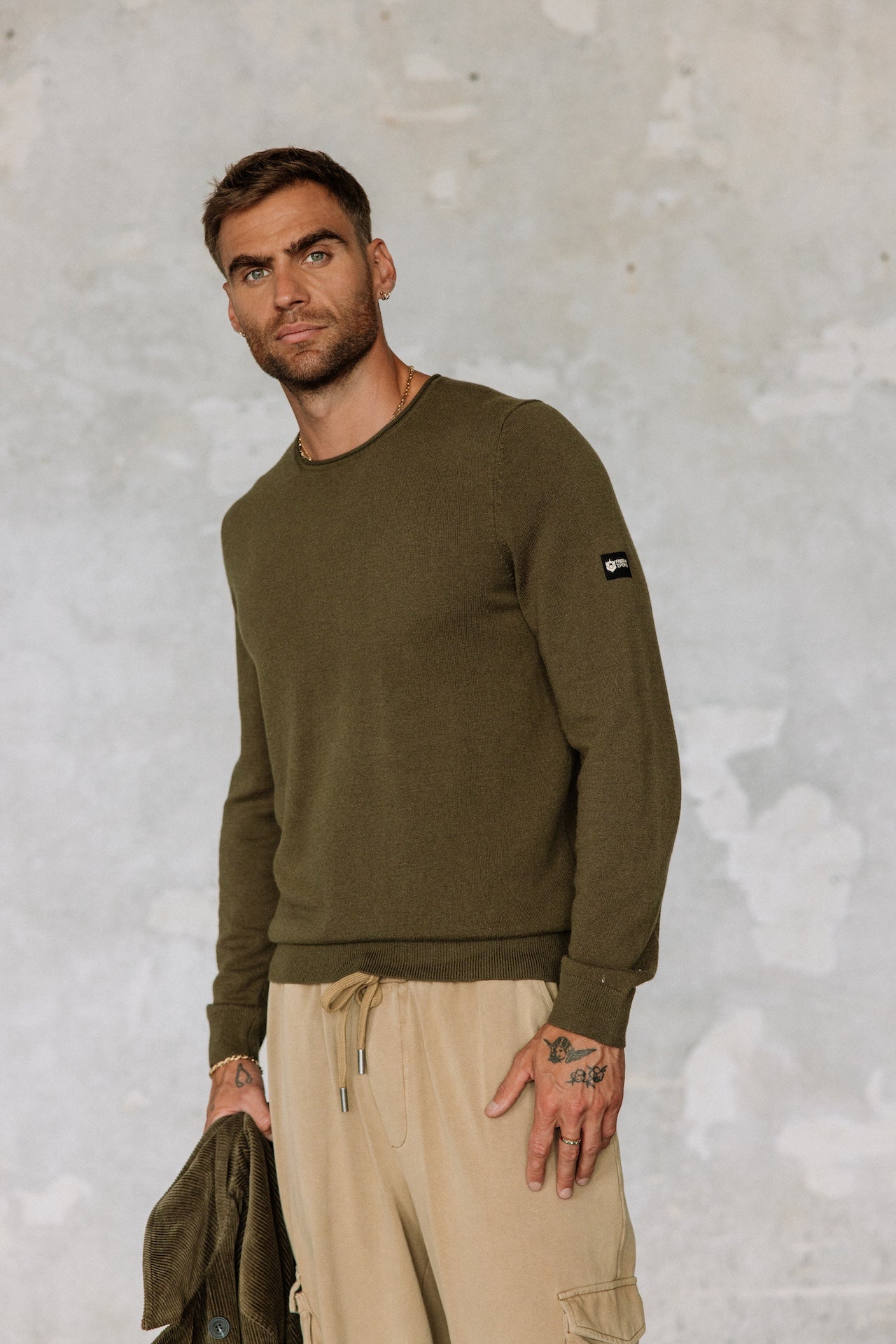 Pull col rond Hombres Sonny Macau olive night | Freeman T. Porter