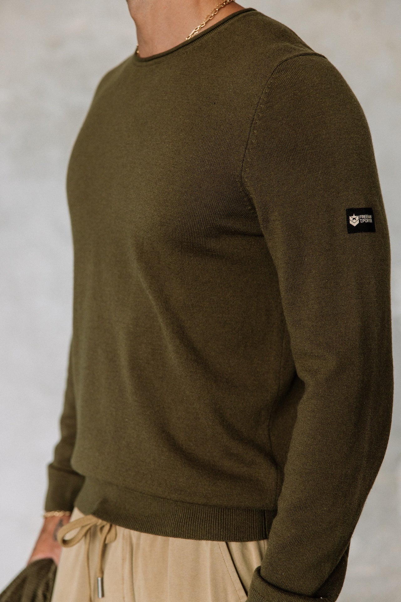 Pull col rond Hombres Sonny Macau olive night | Freeman T. Porter