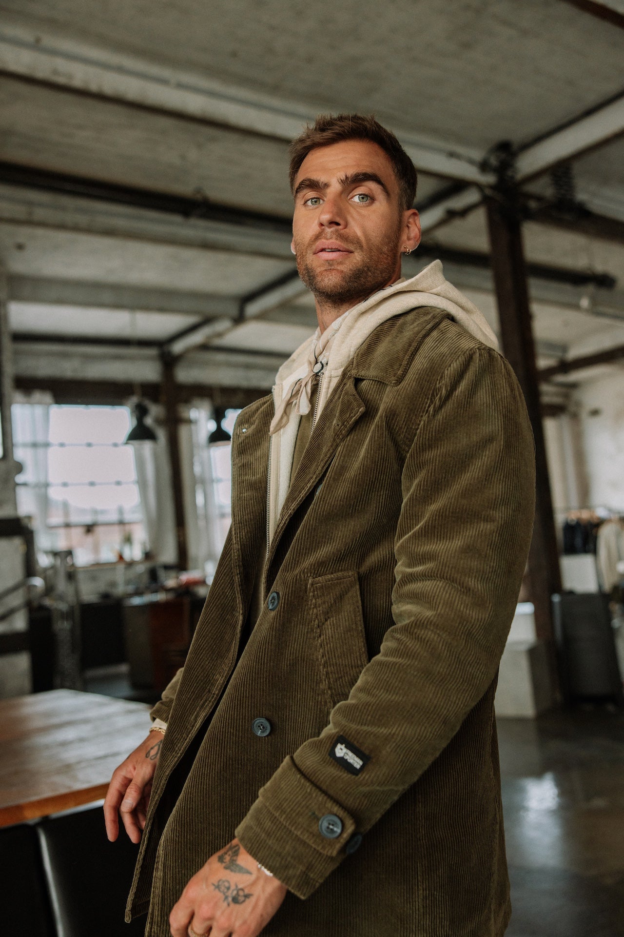 Manteau en velours Homme Daril Big Corduroy olive night | Freeman T. Porter