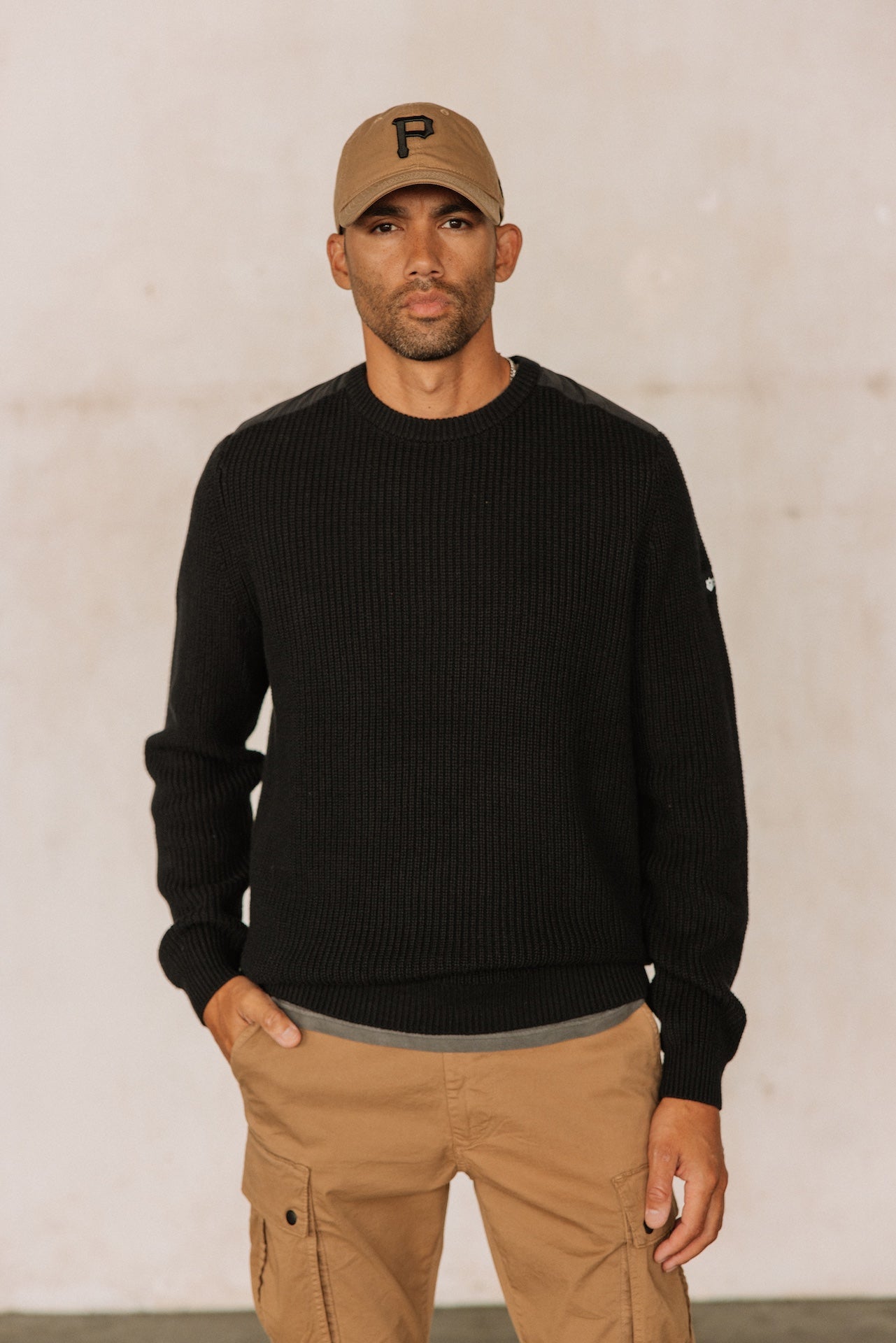 Pull empiècement épaules Hombres Pavel Shoulder black | Freeman T. Porter