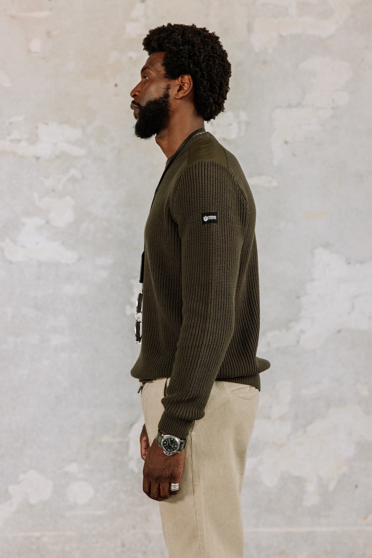 Pull empiècement épaules Hombres Pavel Shoulder olive night | Freeman T. Porter