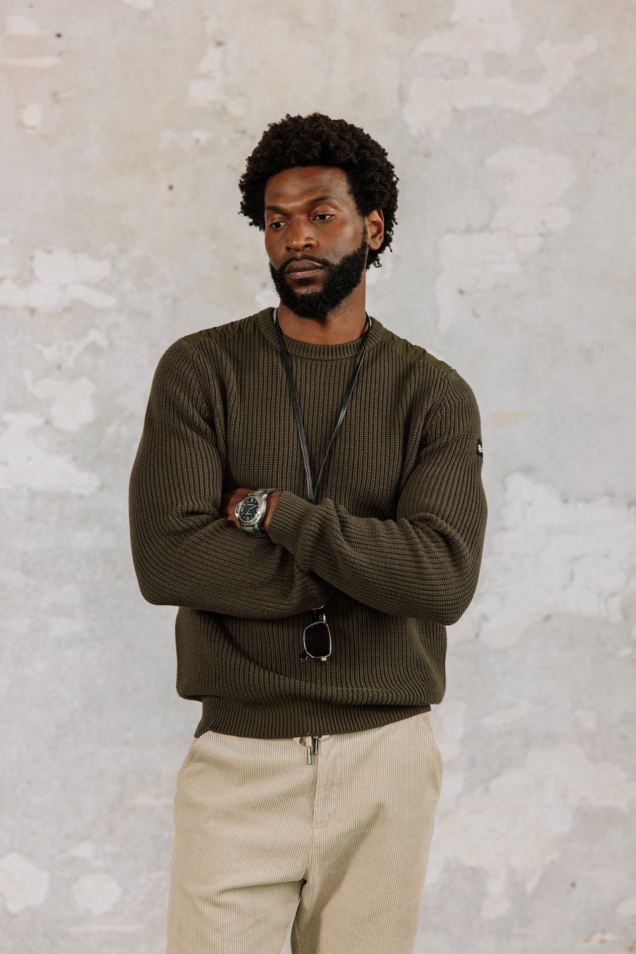 Pull empiècement épaules Hombres Pavel Shoulder olive night | Freeman T. Porter