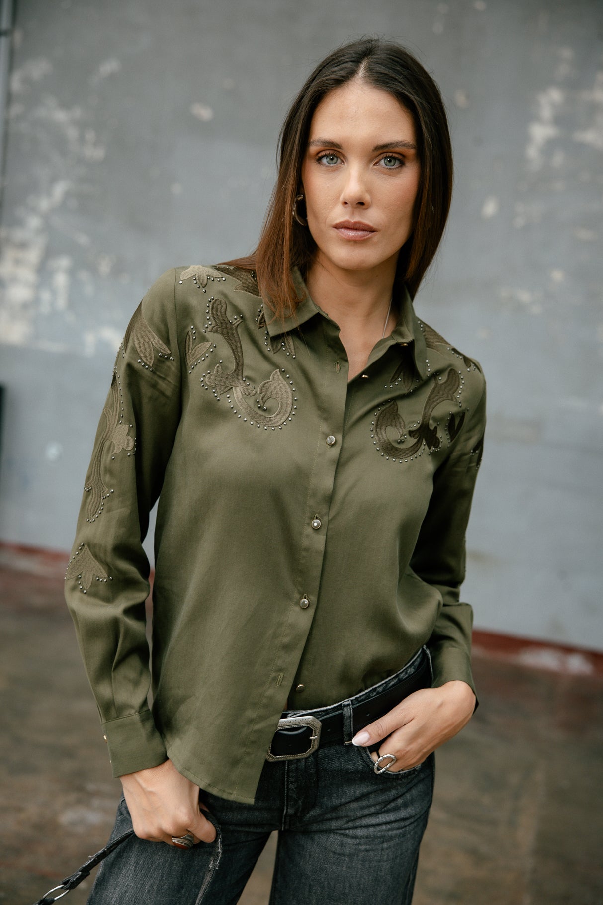 Chemise brodée Femme Cobally Embroidery olive night | Freeman T. Porter
