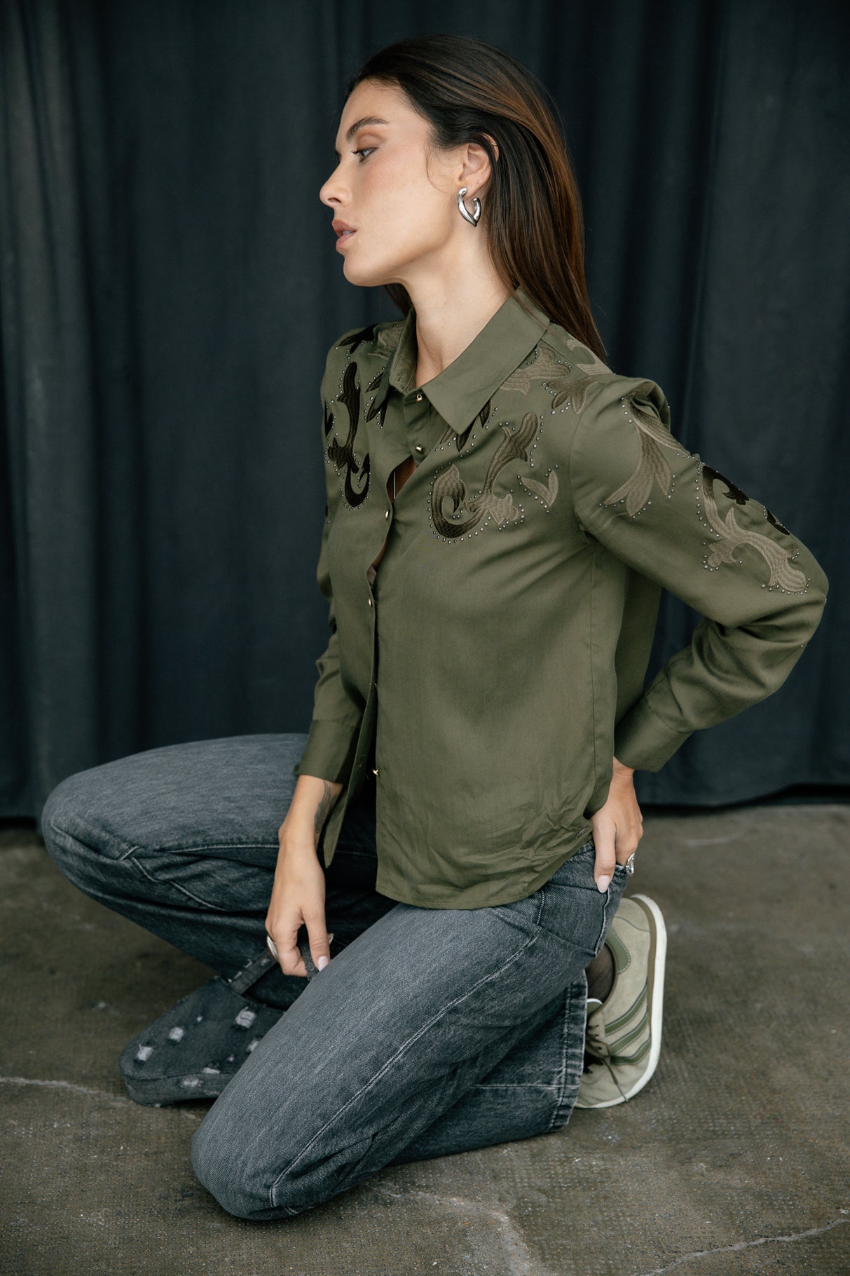 Chemise brodée Femme Cobally Embroidery olive night | Freeman T. Porter