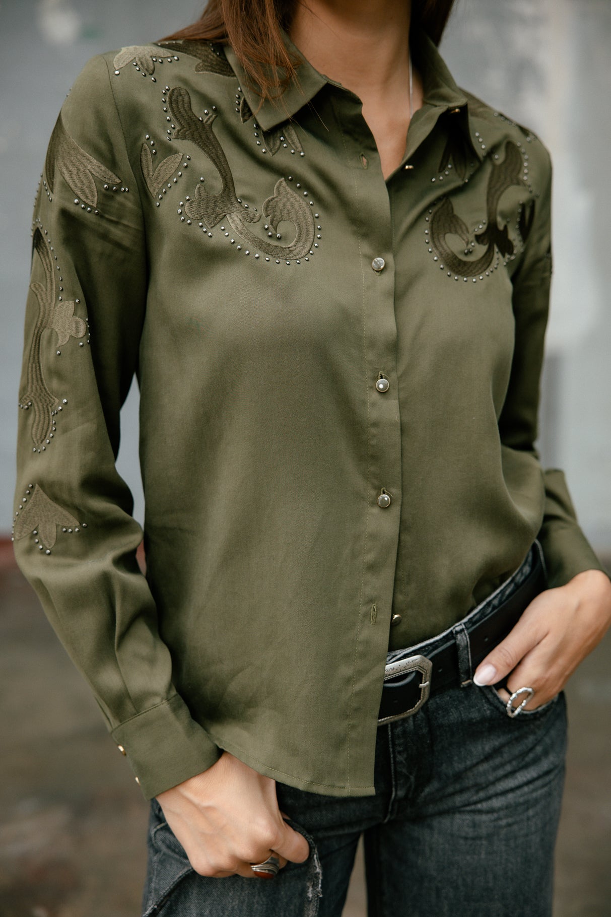 Chemise brodée Femme Cobally Embroidery olive night | Freeman T. Porter