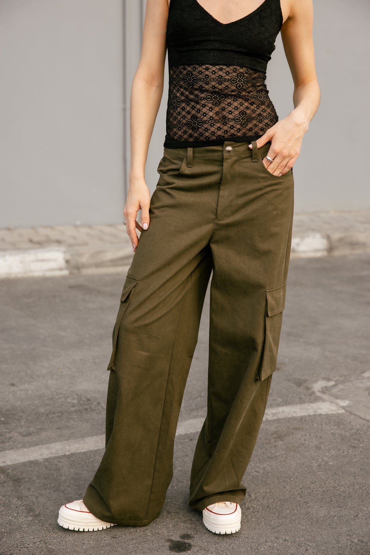 

Pantalon large cargo Femme Bono Tencely olive night | Freeman T. Porter