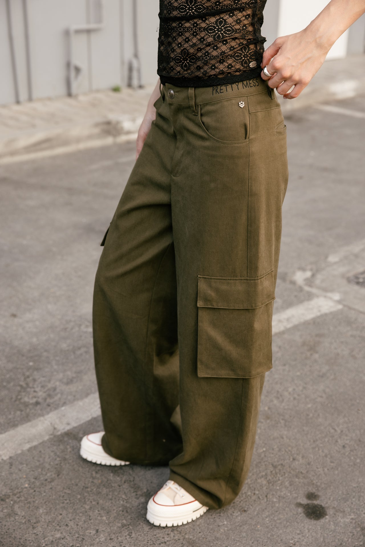 

Pantalon large cargo Femme Bono Tencely olive night | Freeman T. Porter