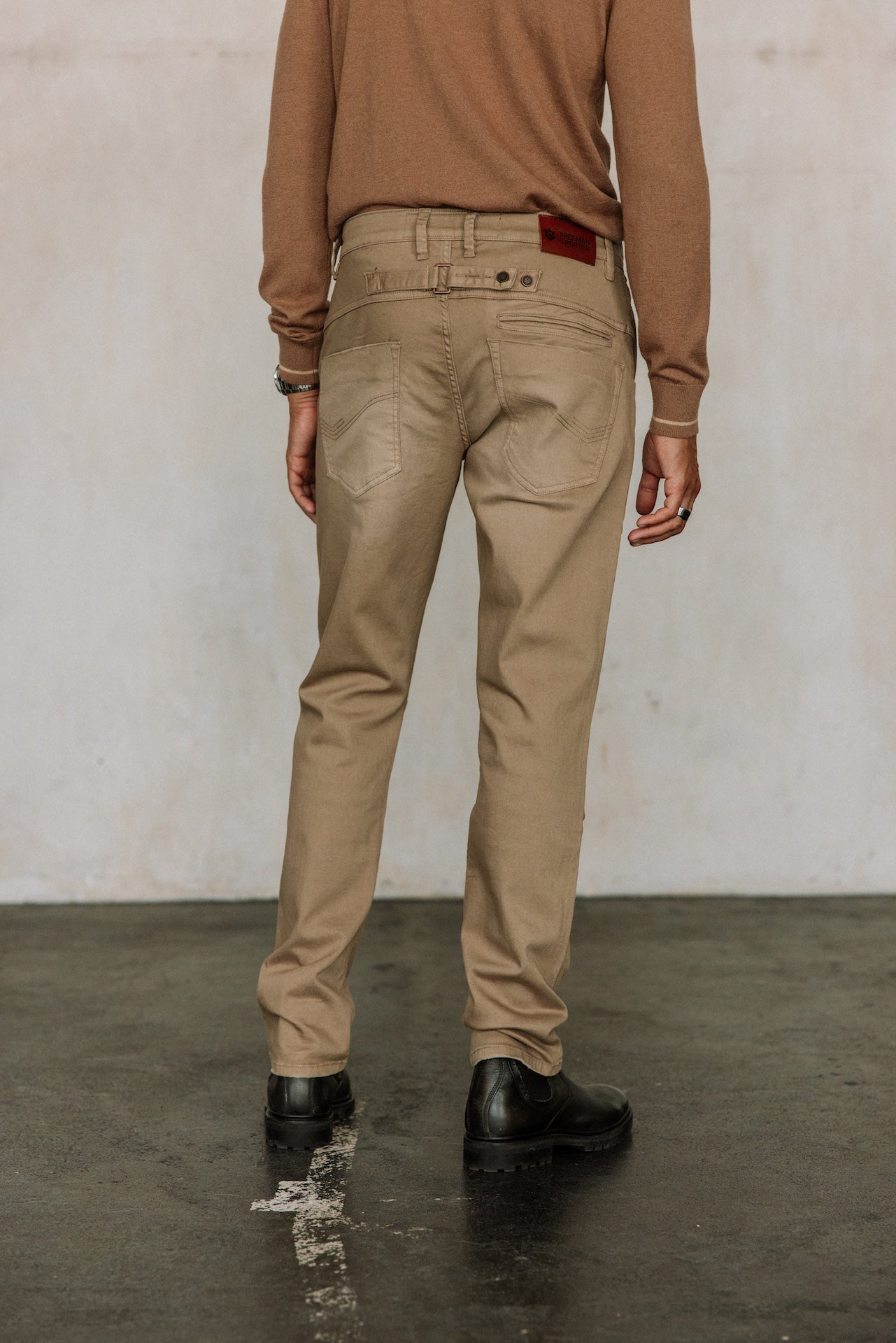
              

Rechte Hosen Mann Eddy Saloon kelp | Freeman T. Porter
            