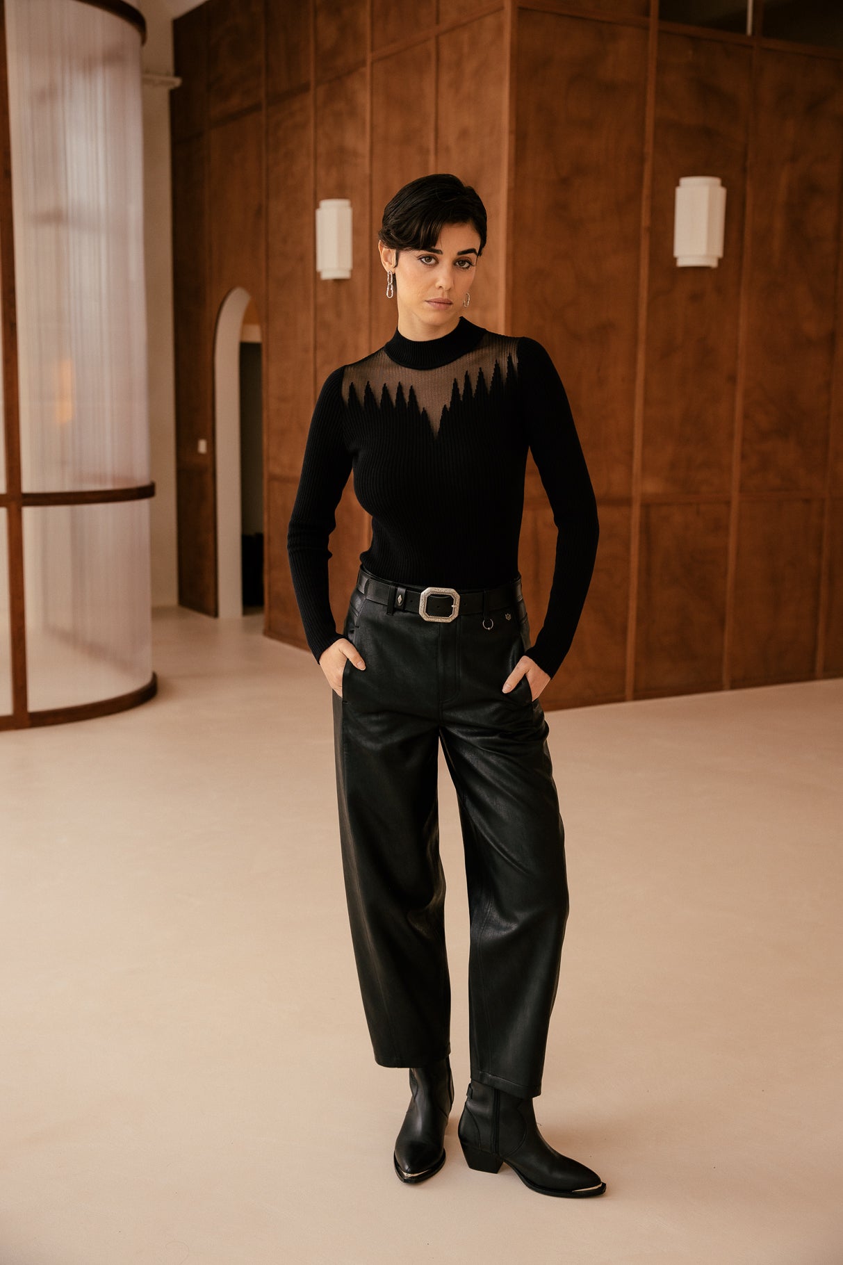 
              

Pantalon coupe ballon Femme Rosalia Biker black | Freeman T. Porter
            