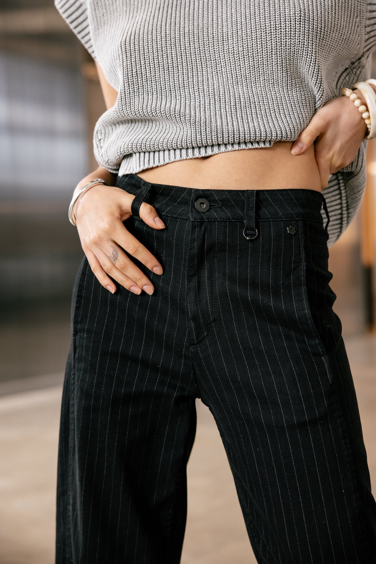 
              

Pantalon barrel 7/8 Femme Rosalia Kult black | Freeman T. Porter
            