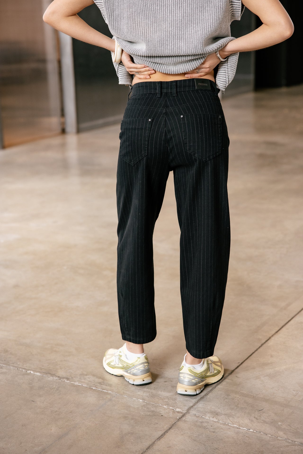 

Pantalón barrel 7/8 Mujer Rosalia Kult black | Freeman T. Porter