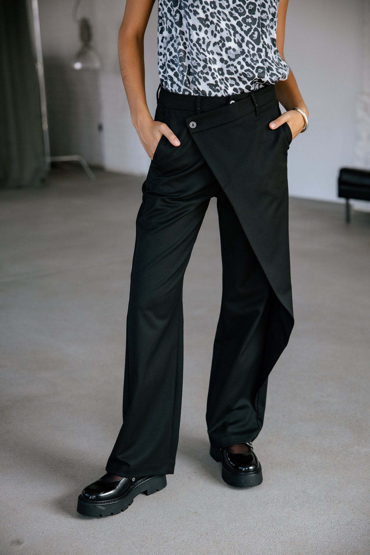   
            

Pantalon portefeuille Femme Cassie Evenos black | Freeman T. Porter
          