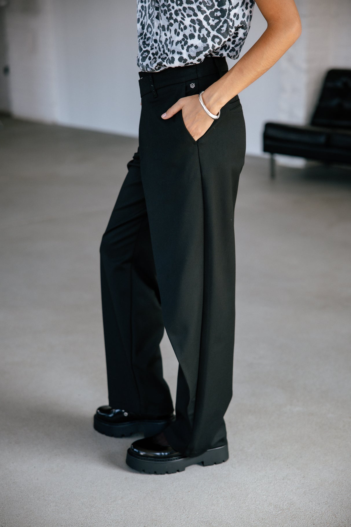 

Pantalon portefeuille Femme Cassie Evenos black | Freeman T. Porter