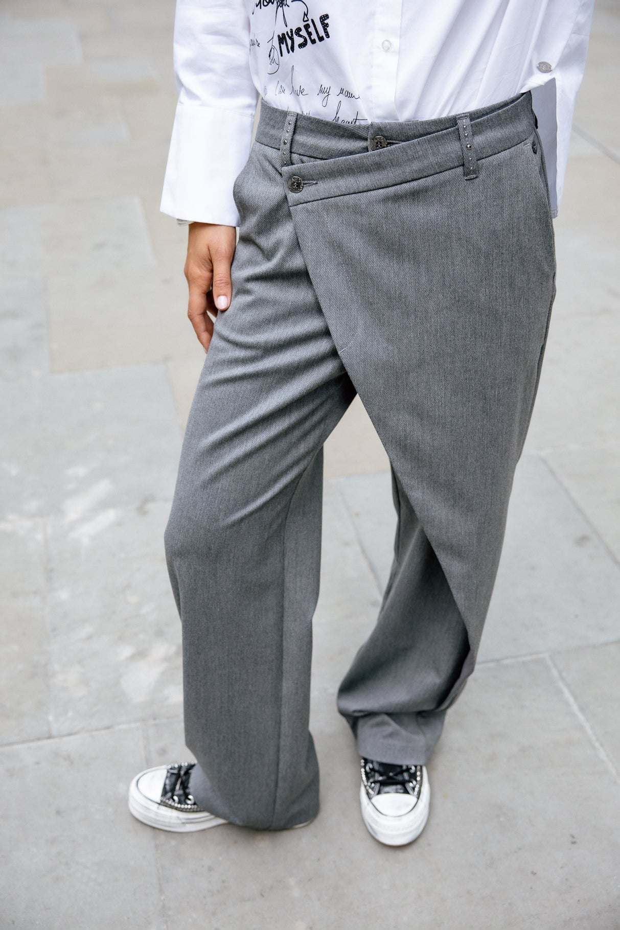   
            

Pantalon portefeuille Frau Cassie Evenos moon rock | Freeman T. Porter
          